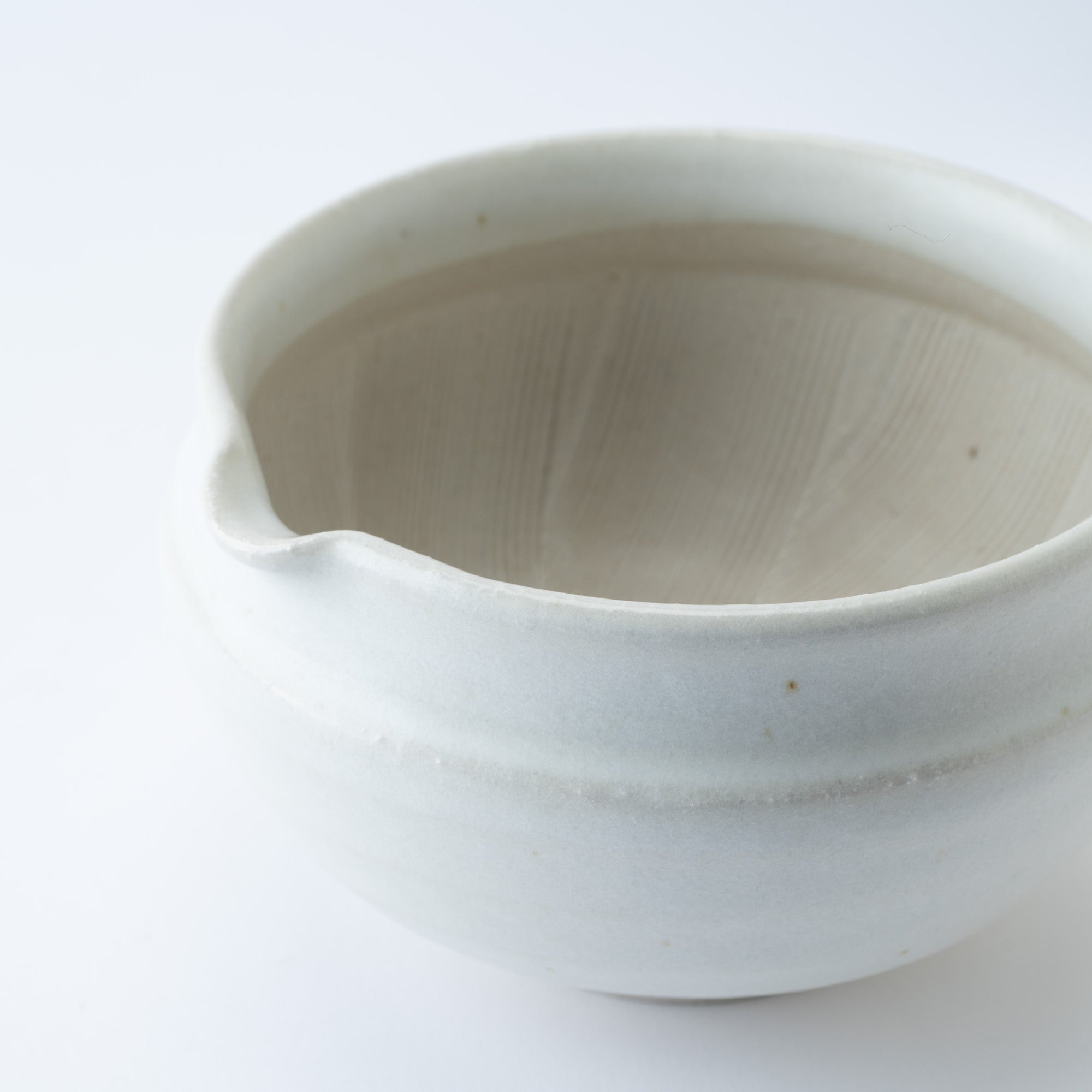 White Round Mortar with Spout 5.9 In