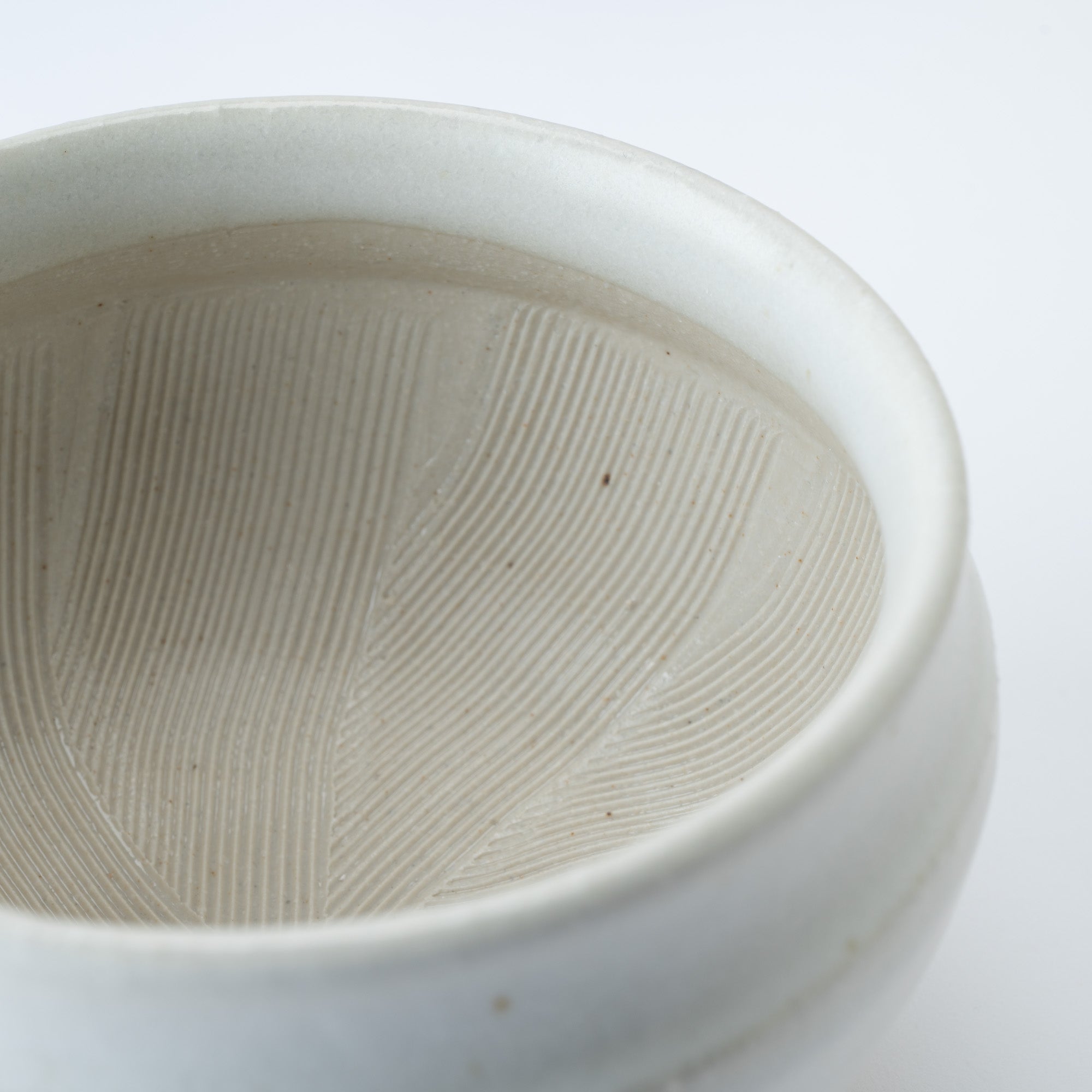 White Round Mortar with Spout 5.9 In