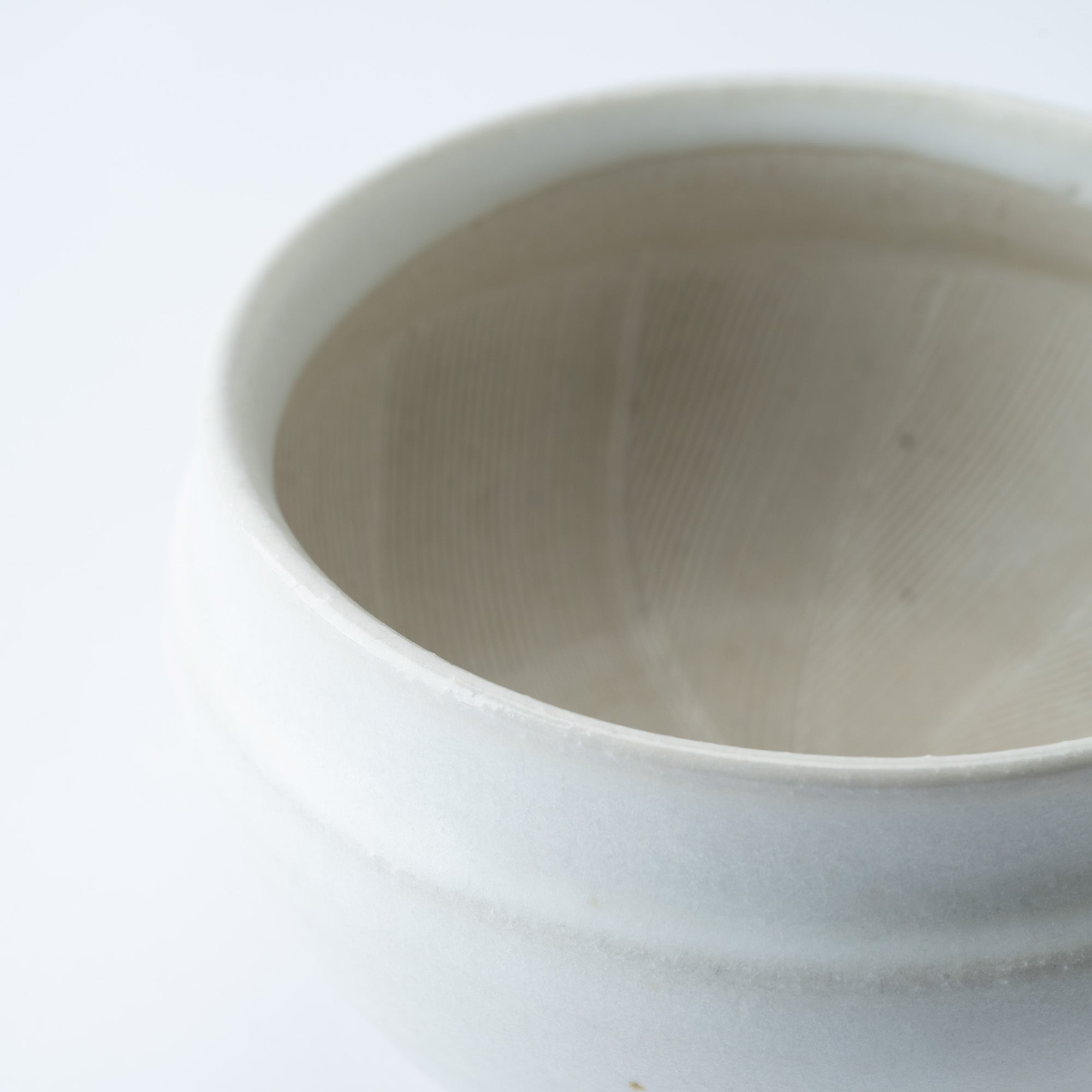 White Round Mortar with Spout 5.9 In