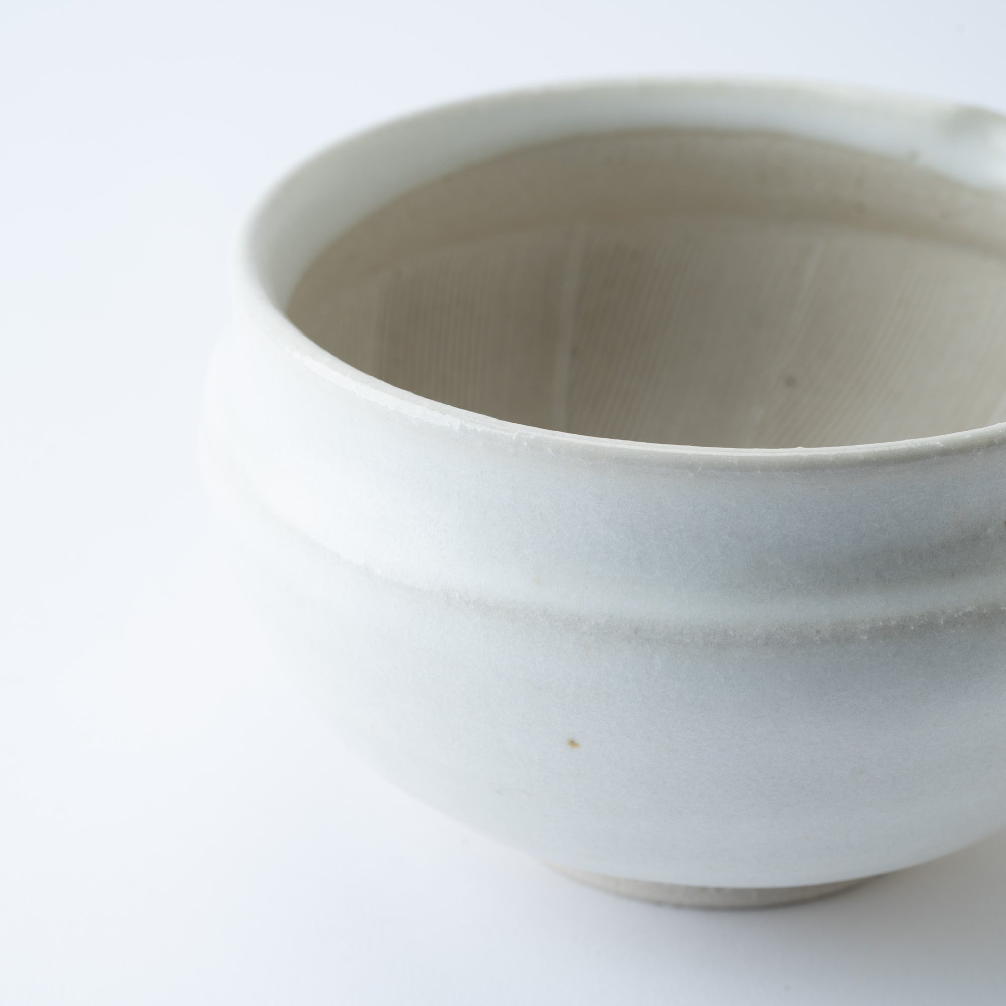 White Round Mortar with Spout 5.9 In