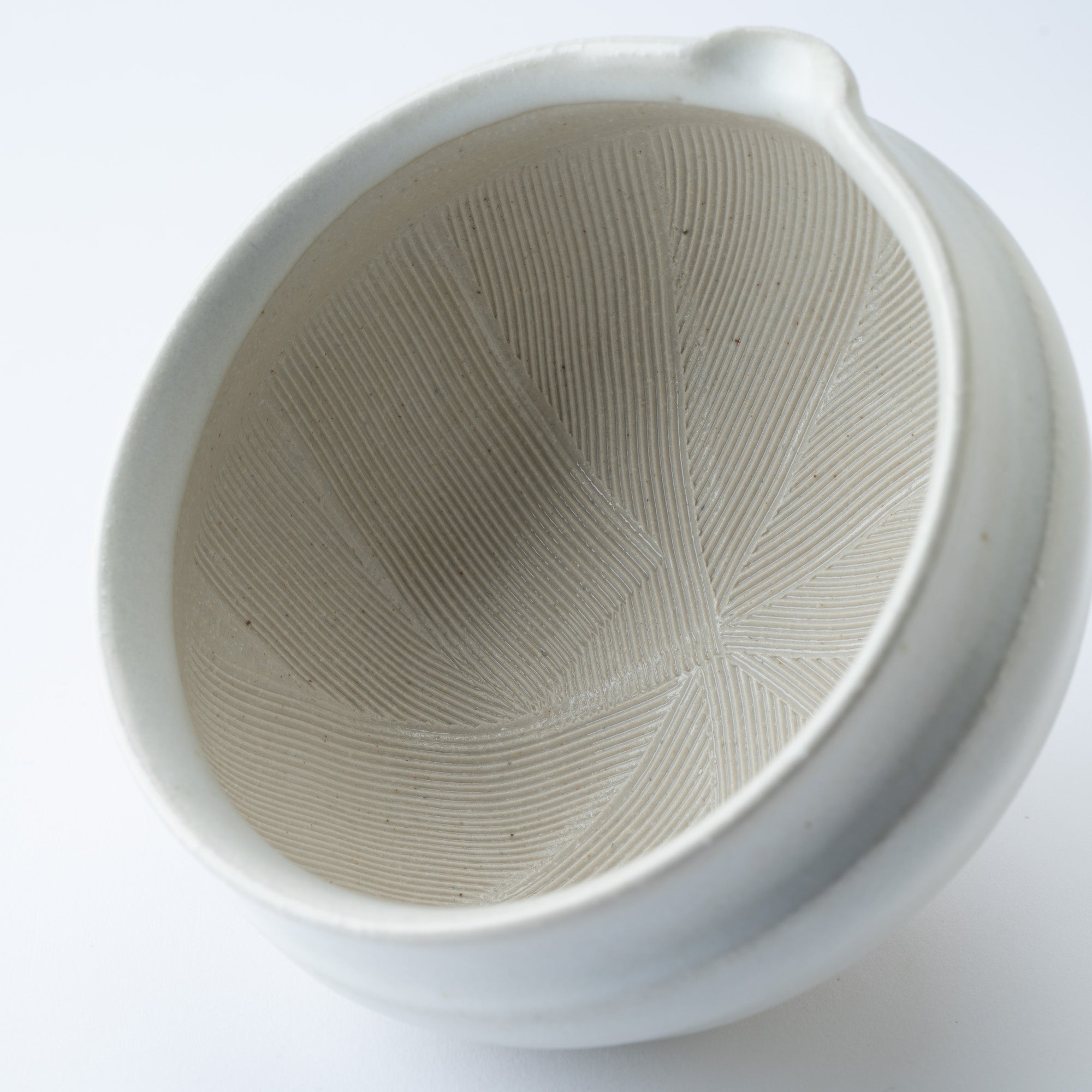 White Round Mortar with Spout 5.9 In