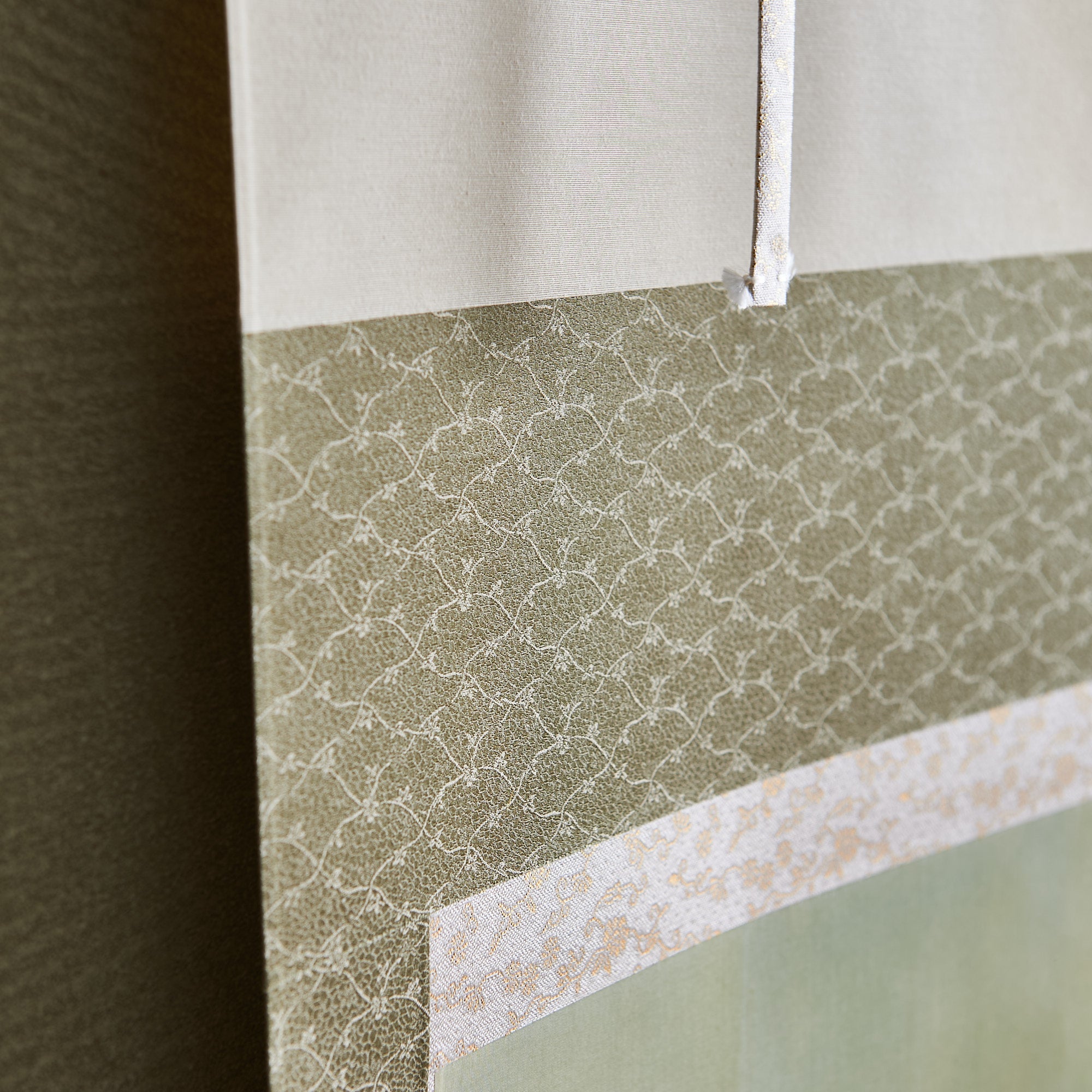 Warbler Among Plum Blossoms Kakejiku Hanging Scroll