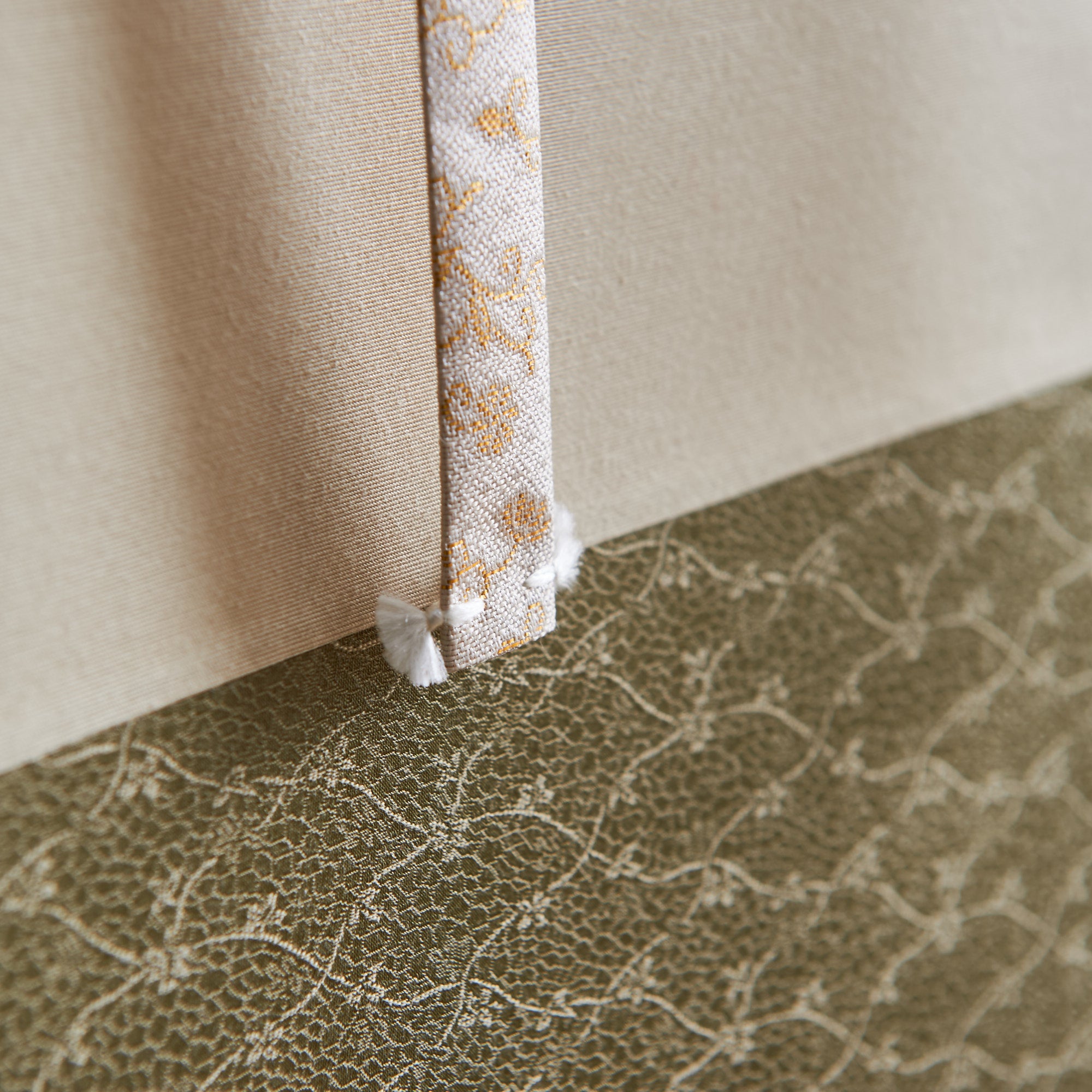 Warbler Among Plum Blossoms Kakejiku Hanging Scroll