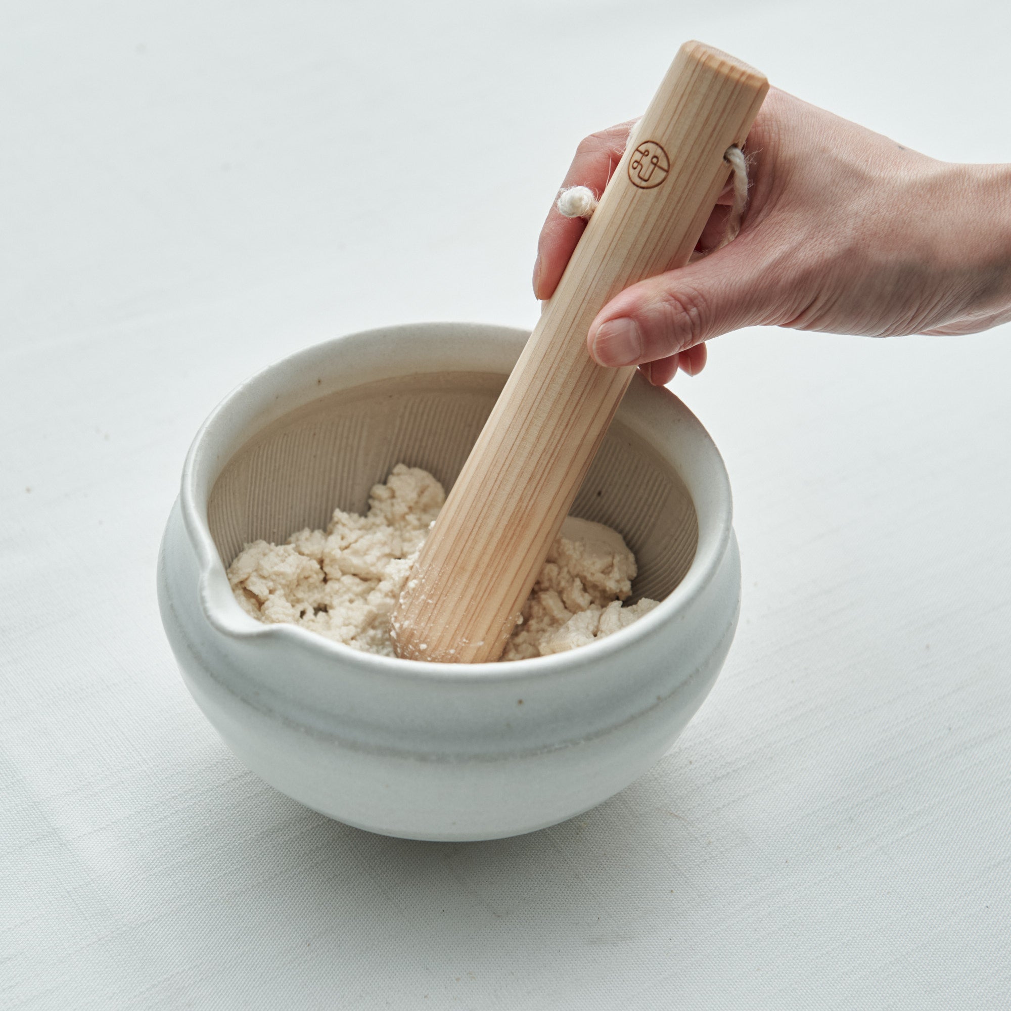 White Round Mortar with Spout 5.9 In