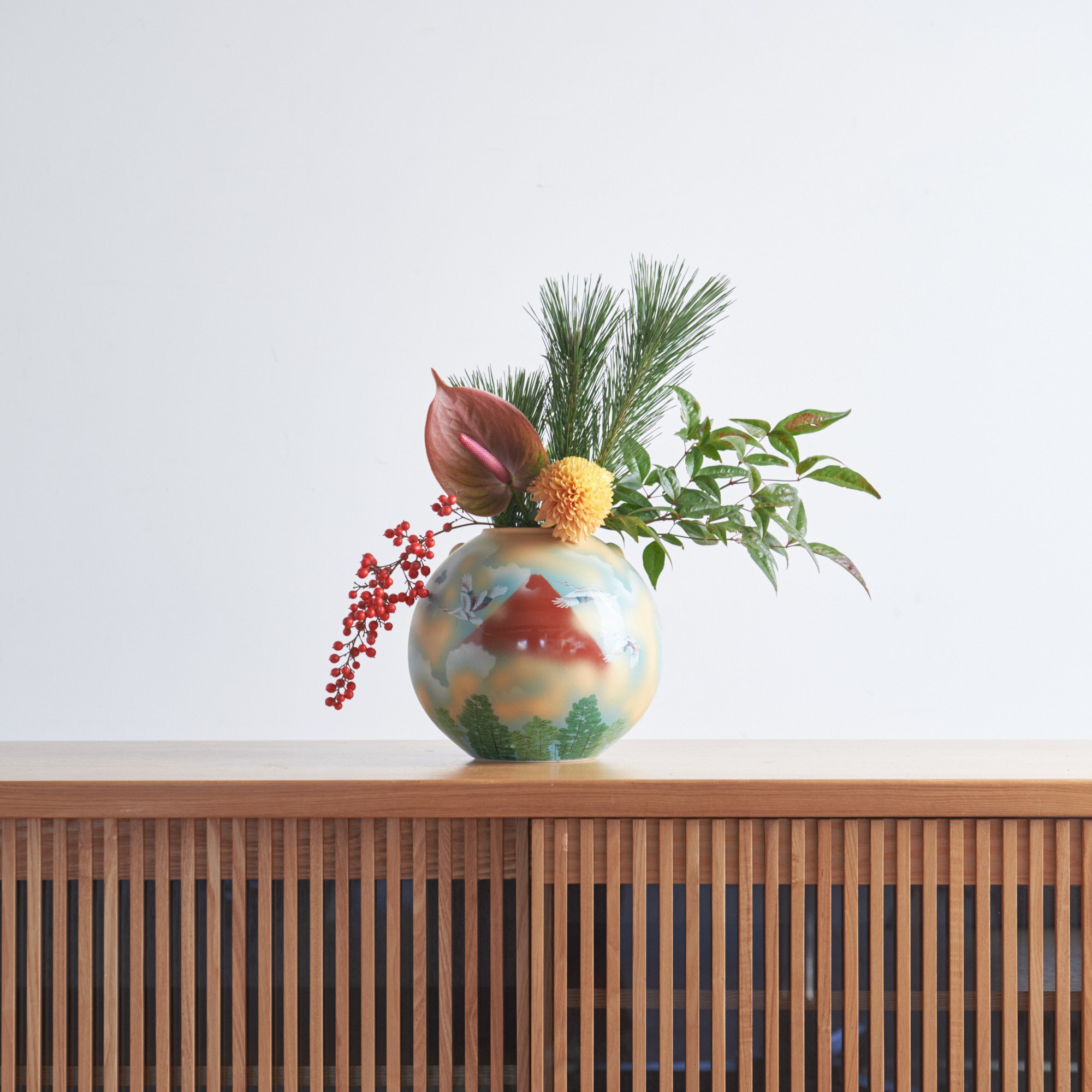 Red Fuji and Crane Flower Vase with Stand