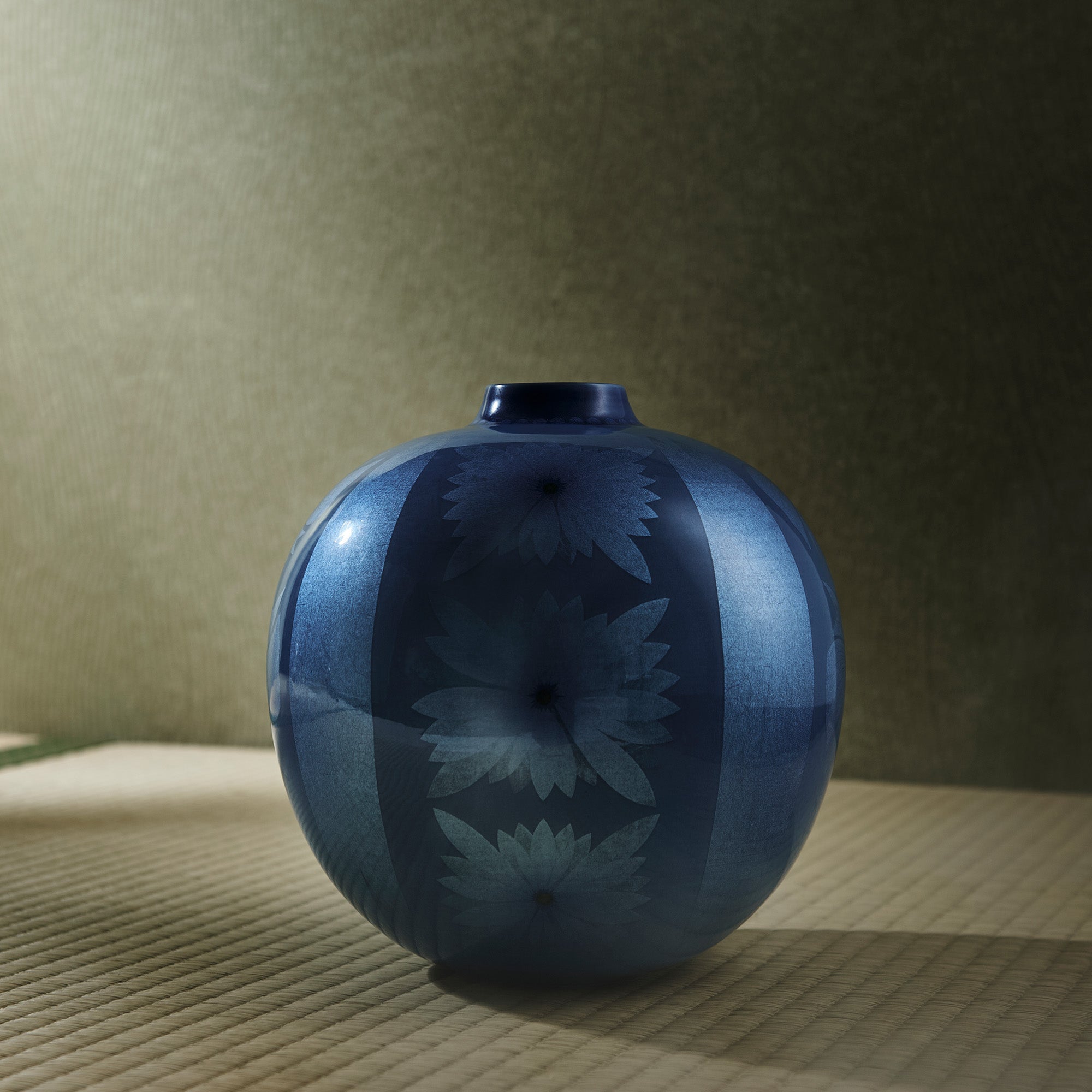 Yuri-Ginsai Pale Azure Flower Pattern Vase