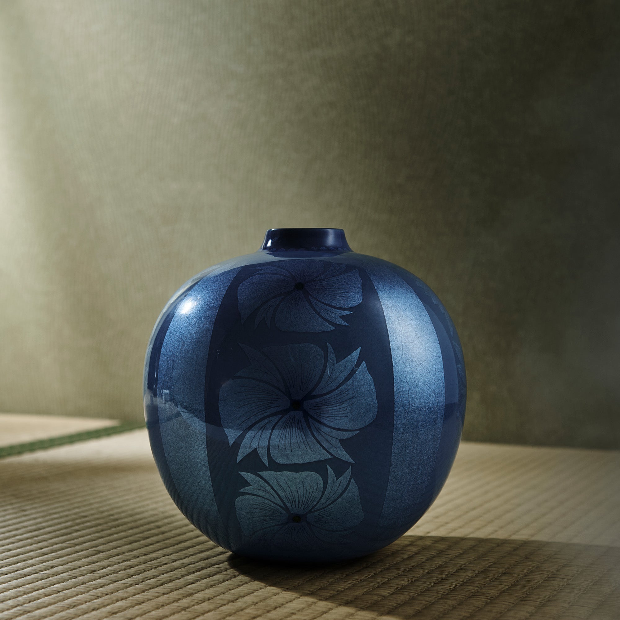 Yuri-Ginsai Pale Azure Flower Pattern Vase