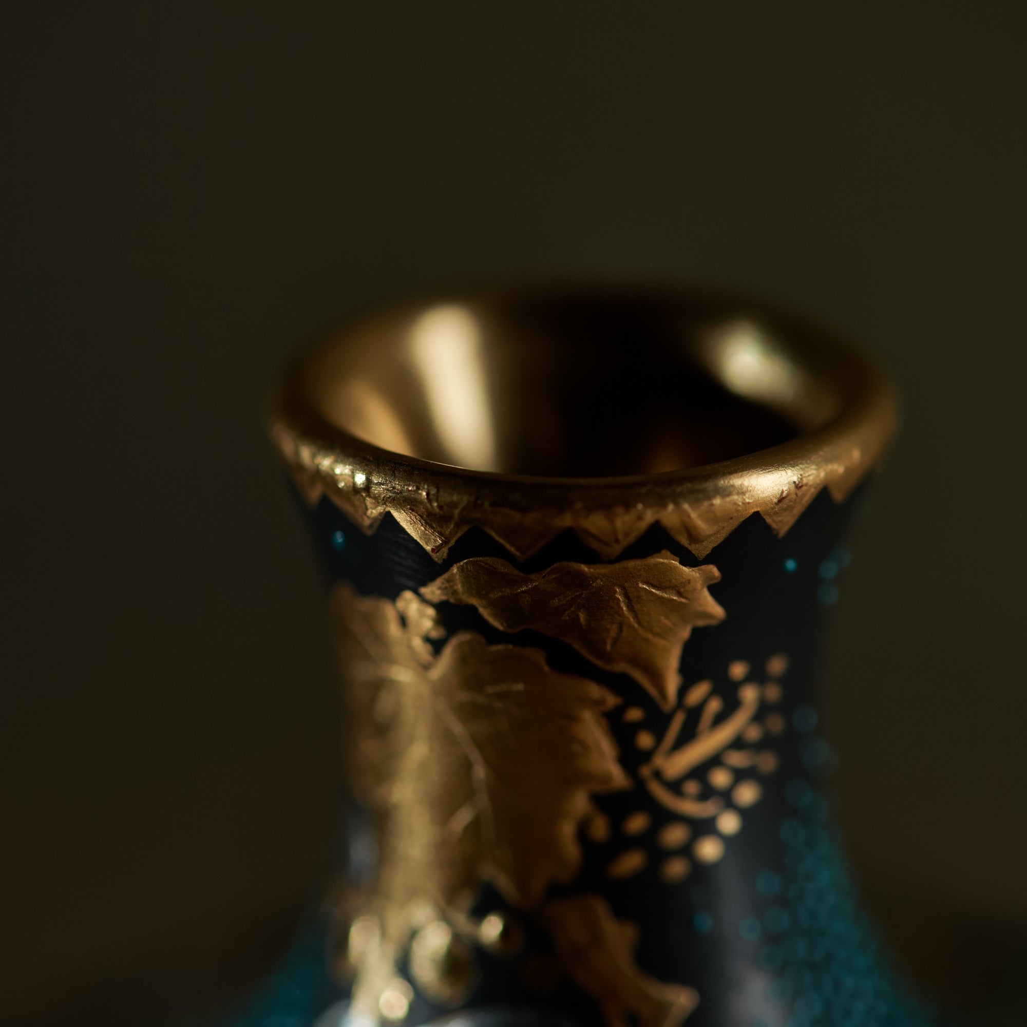 Morikin Aochibu Grape with Sakura and Maple Leaves Vase