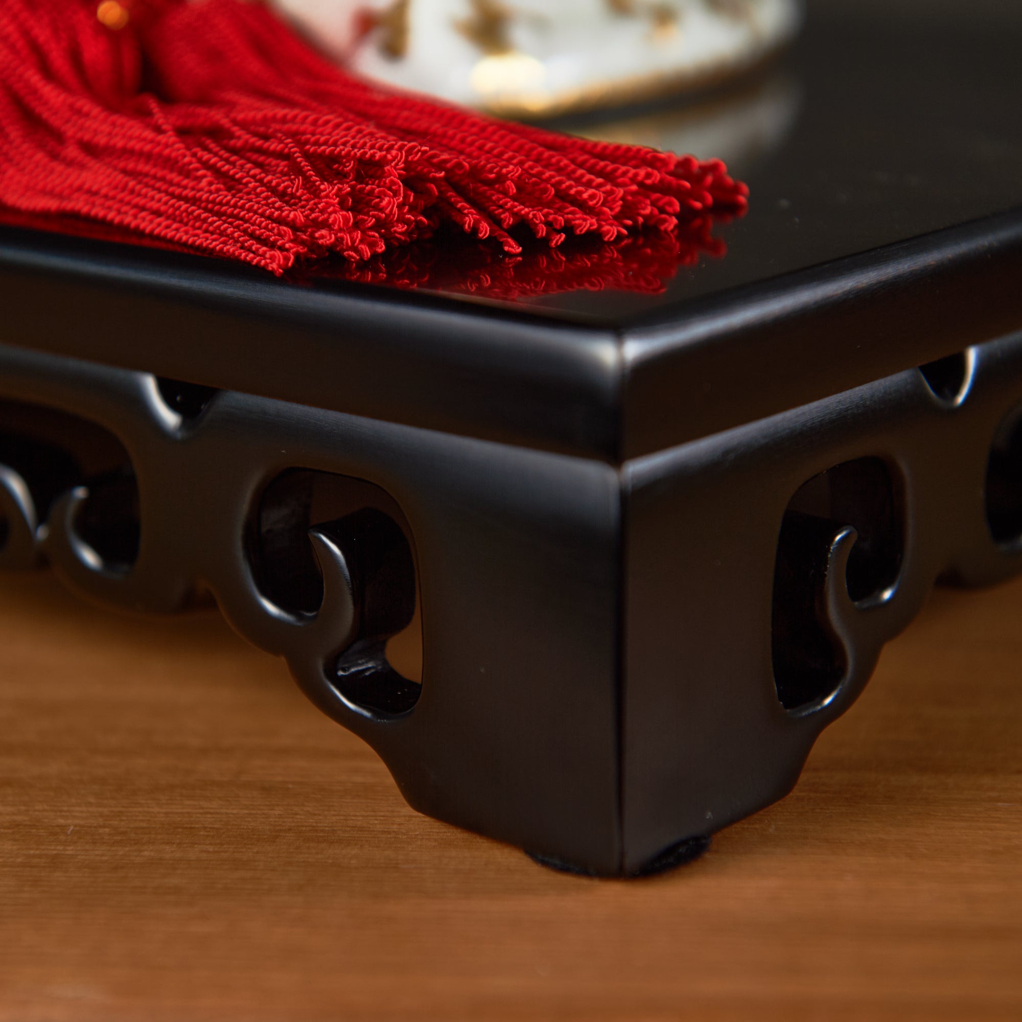 Morikin Aochibu und Shirochibu Hosoge Muster Kabuto Samurai Helm Ornament