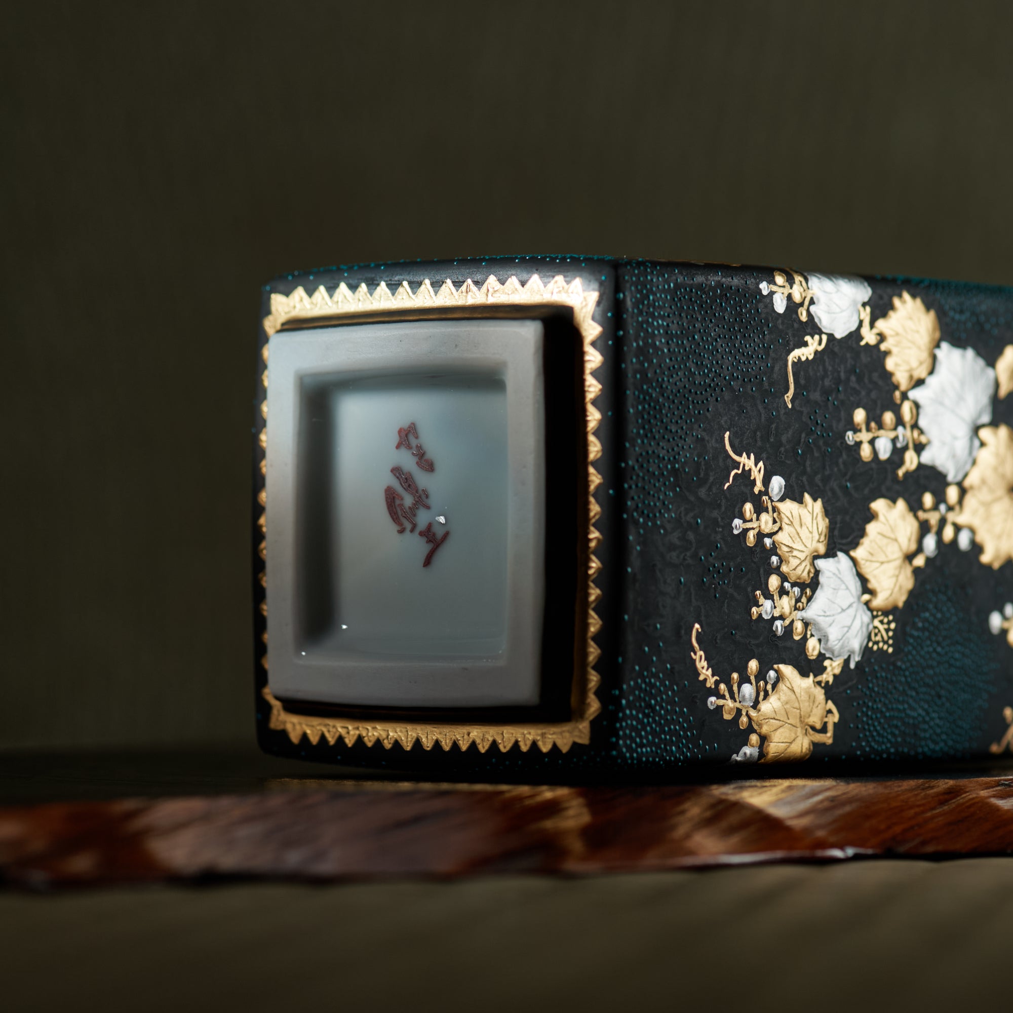 Morikin Aochibu Grape with Sakura and Maple Leaves Vase