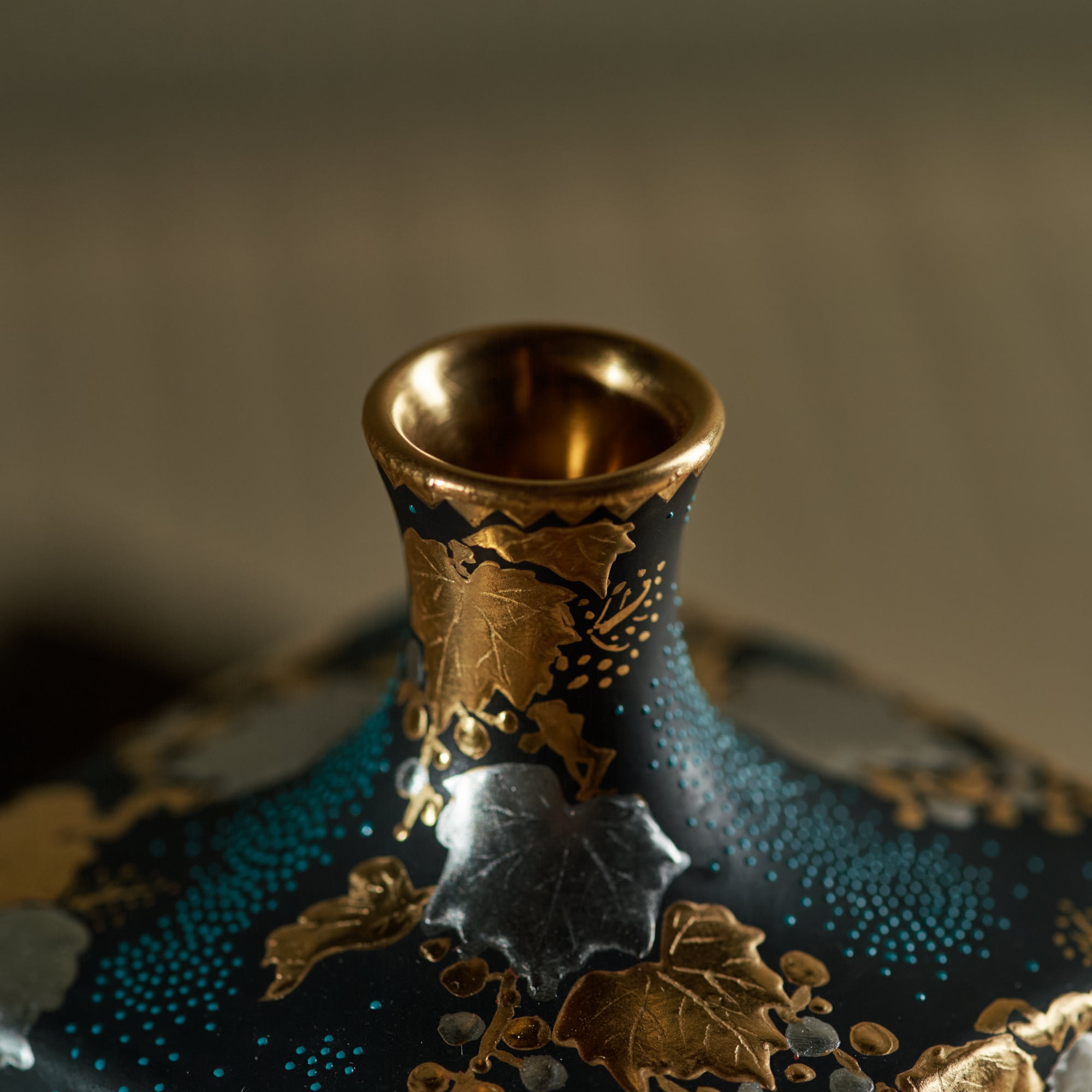 Morikin Aochibu Grape with Sakura and Maple Leaves Vase