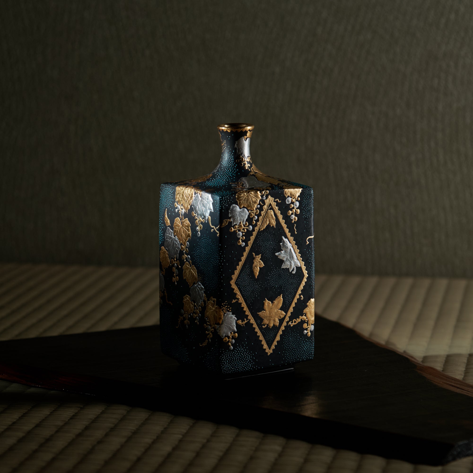 Morikin Aochibu Grape with Sakura and Maple Leaves Vase