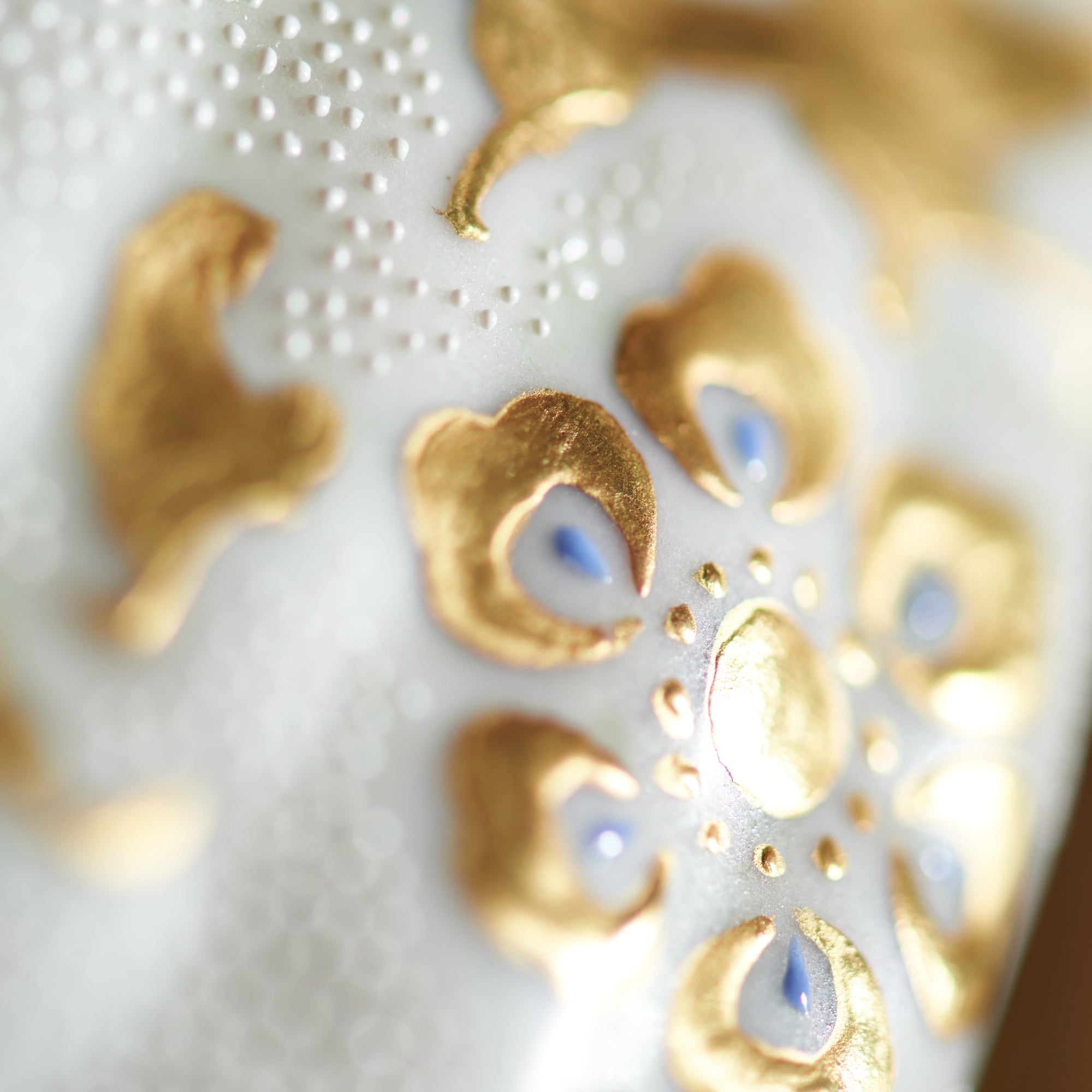 Morikin Aochibu und Shirochibu Hosoge Muster Kabuto Samurai Helm Ornament