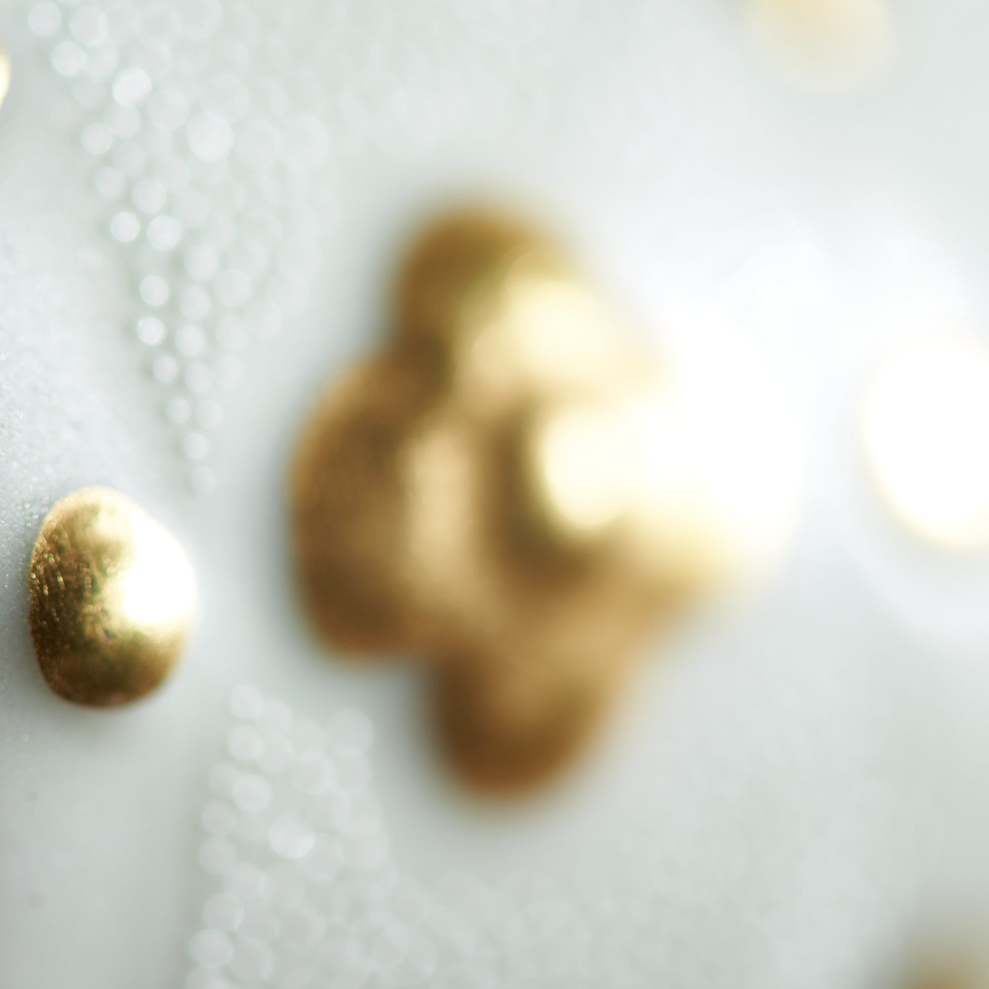 Morikin Aochibu und Shirochibu Hosoge Muster Kabuto Samurai Helm Ornament