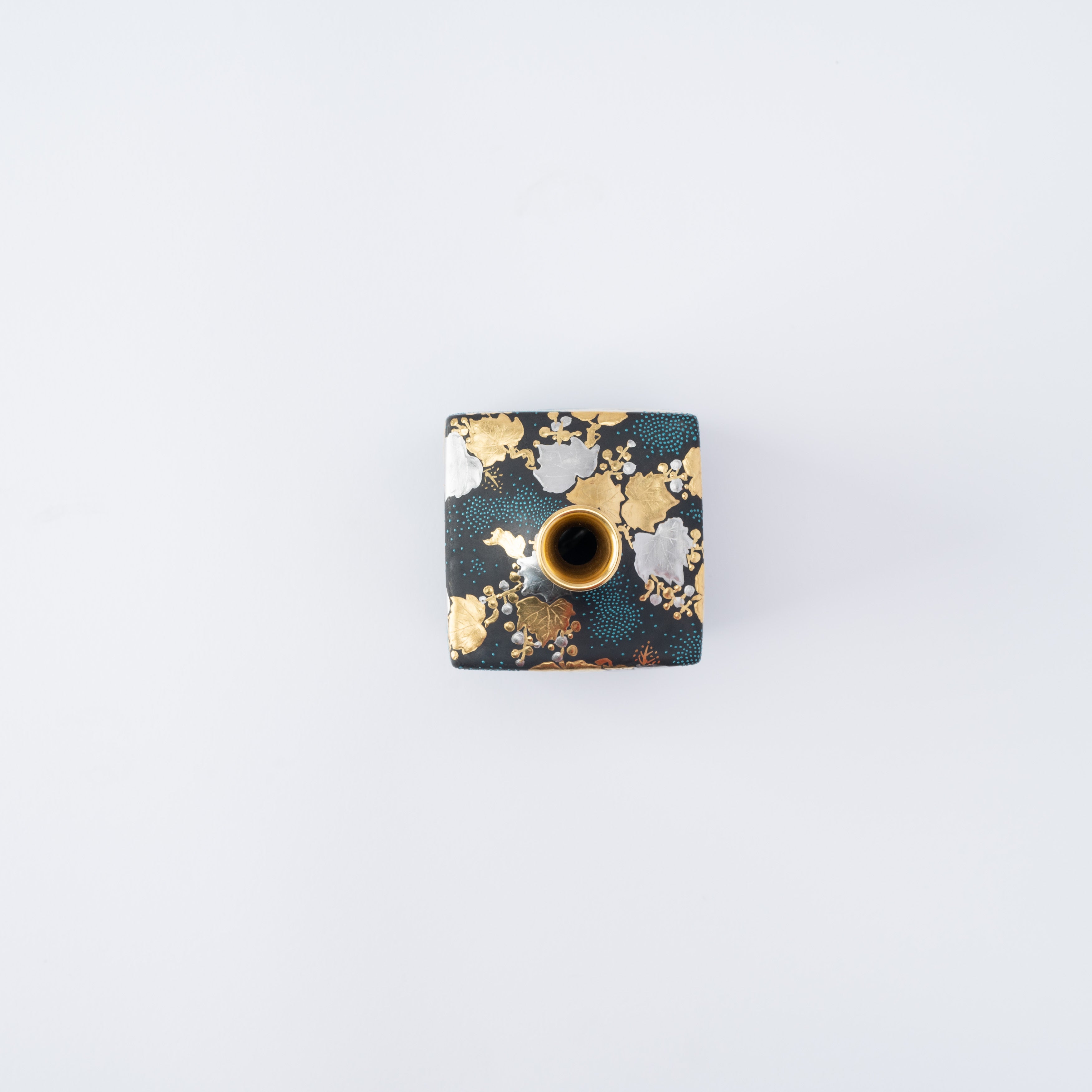 Morikin Aochibu Grape with Sakura and Maple Leaves Vase