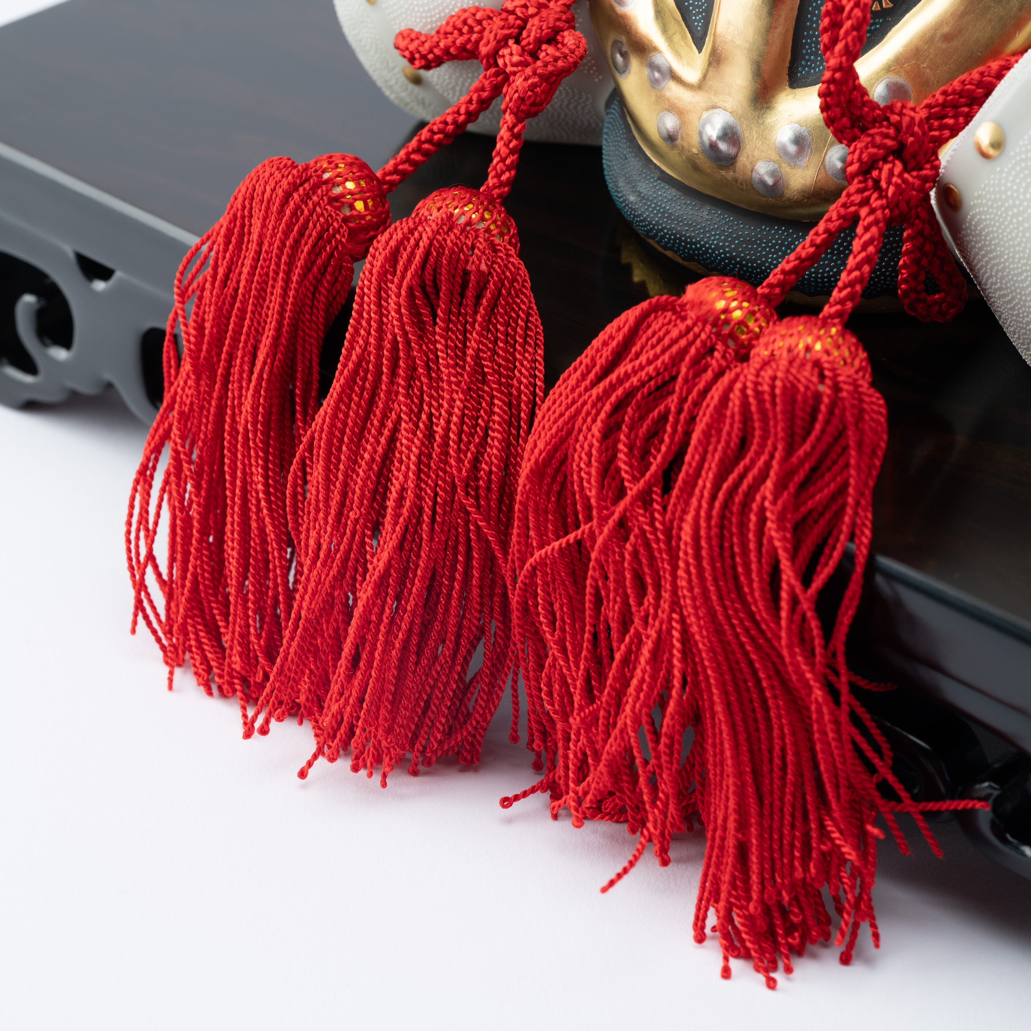 Morikin Aochibu und Shirochibu Hosoge Muster Kabuto Samurai Helm Ornament