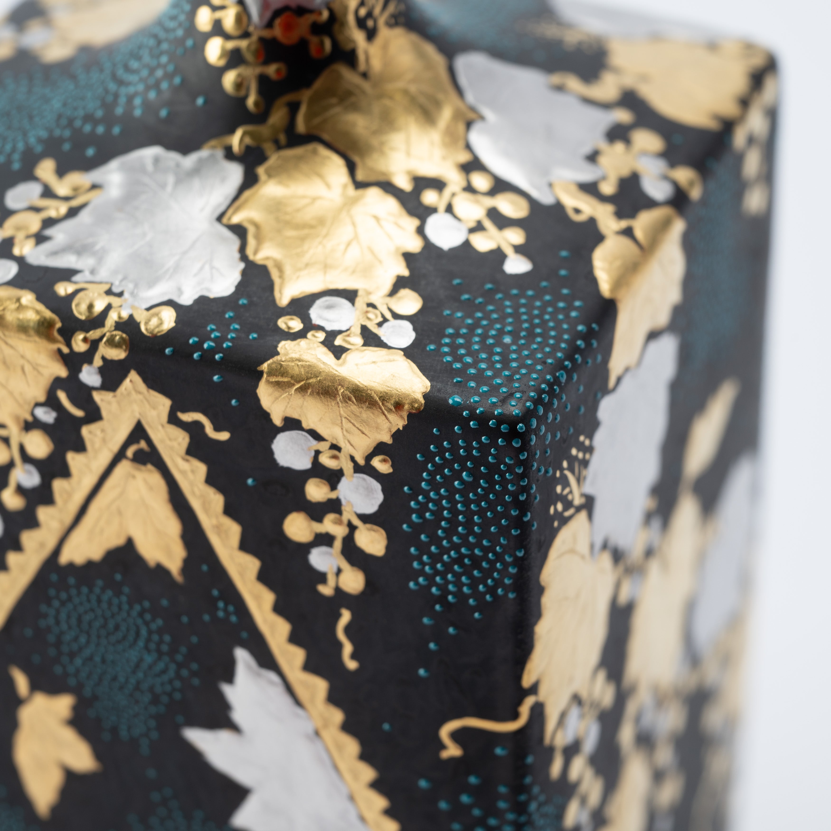 Morikin Aochibu Grape with Sakura and Maple Leaves Vase