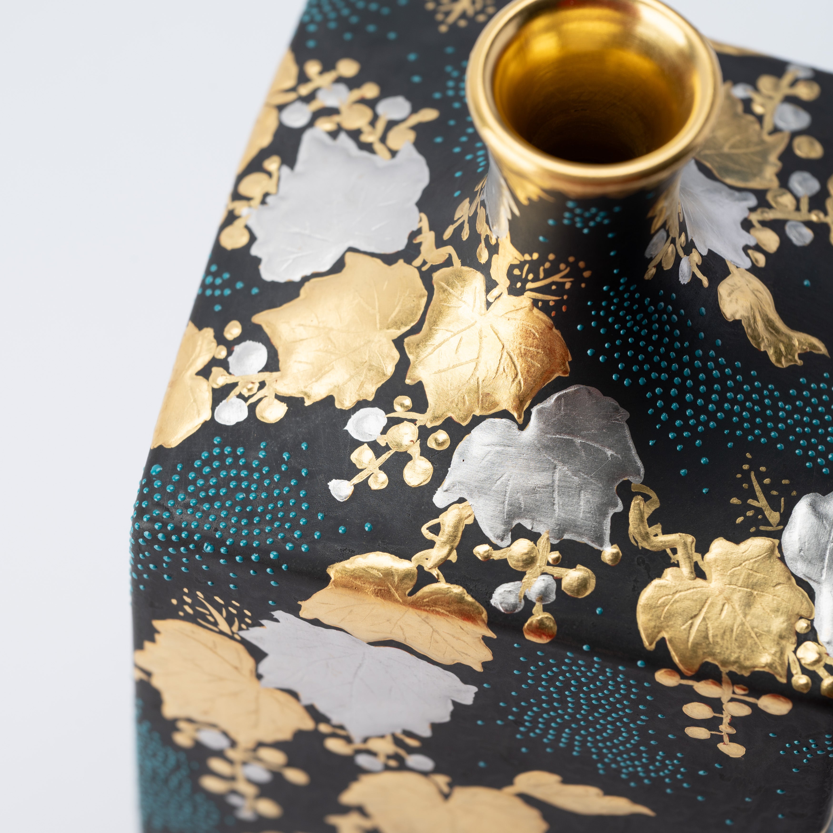Morikin Aochibu Grape with Sakura and Maple Leaves Vase