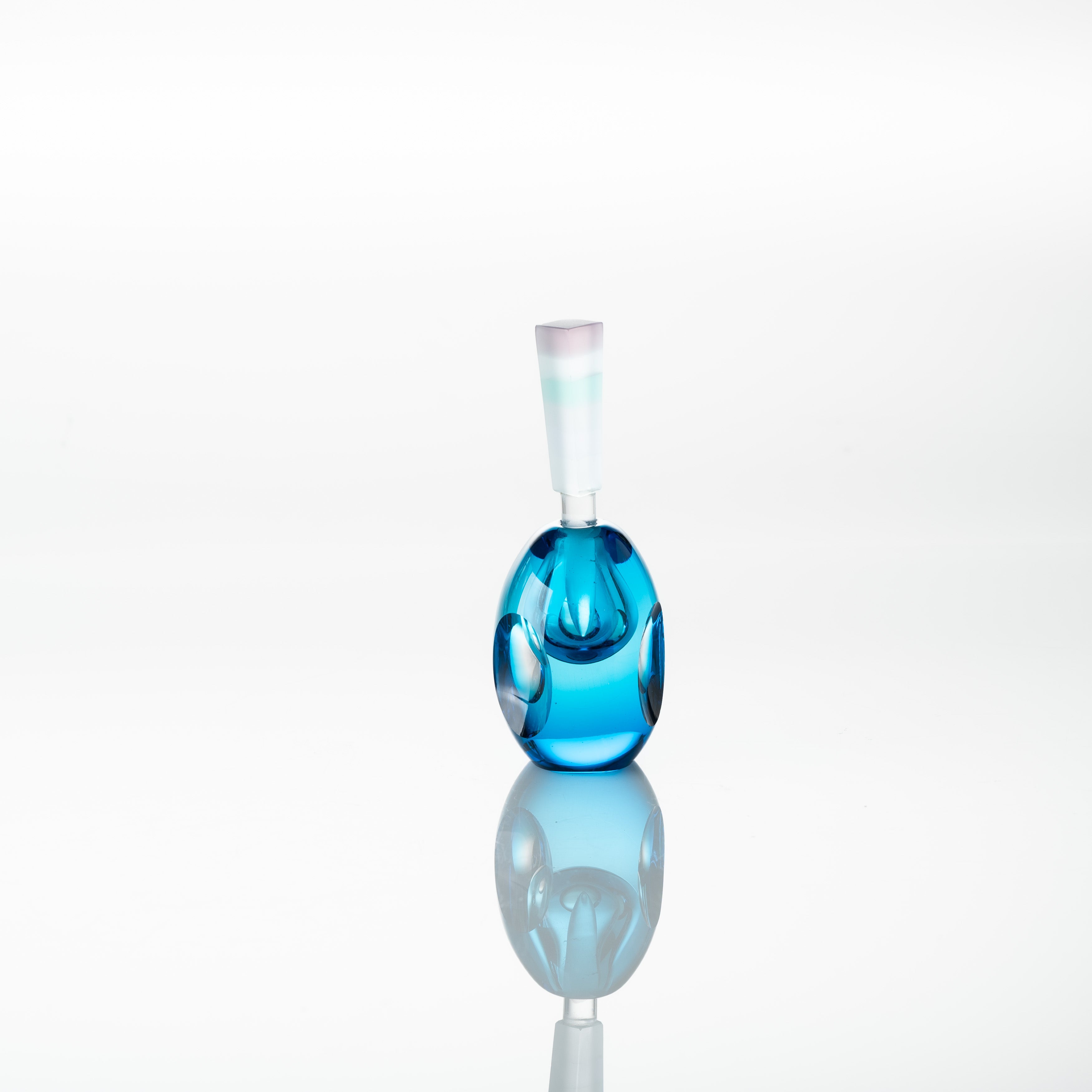 Erinnerungen an die Farben des Ozeans Blau Parfümflasche