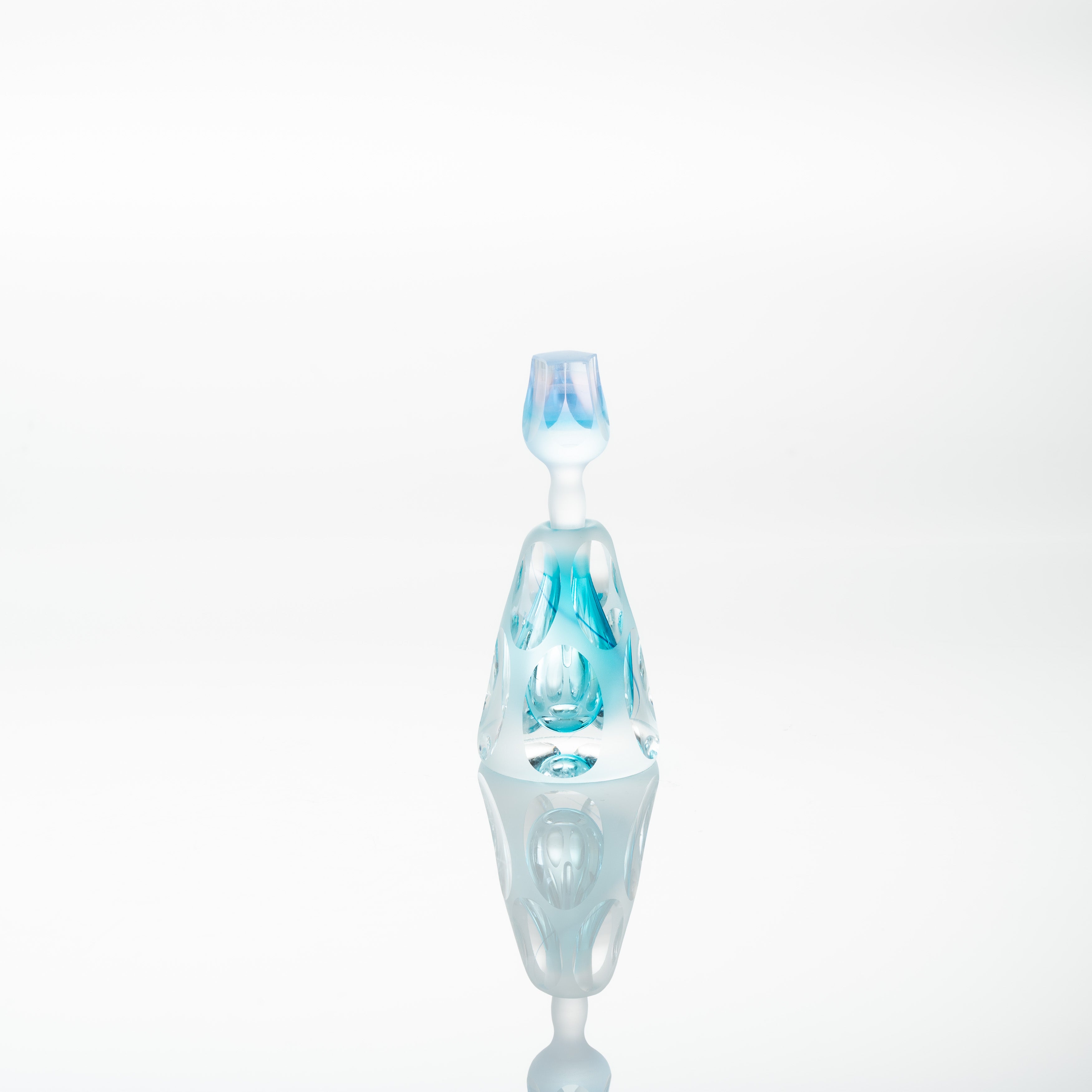 Erinnerungen an die Farben des Himmels Blau Parfümflasche