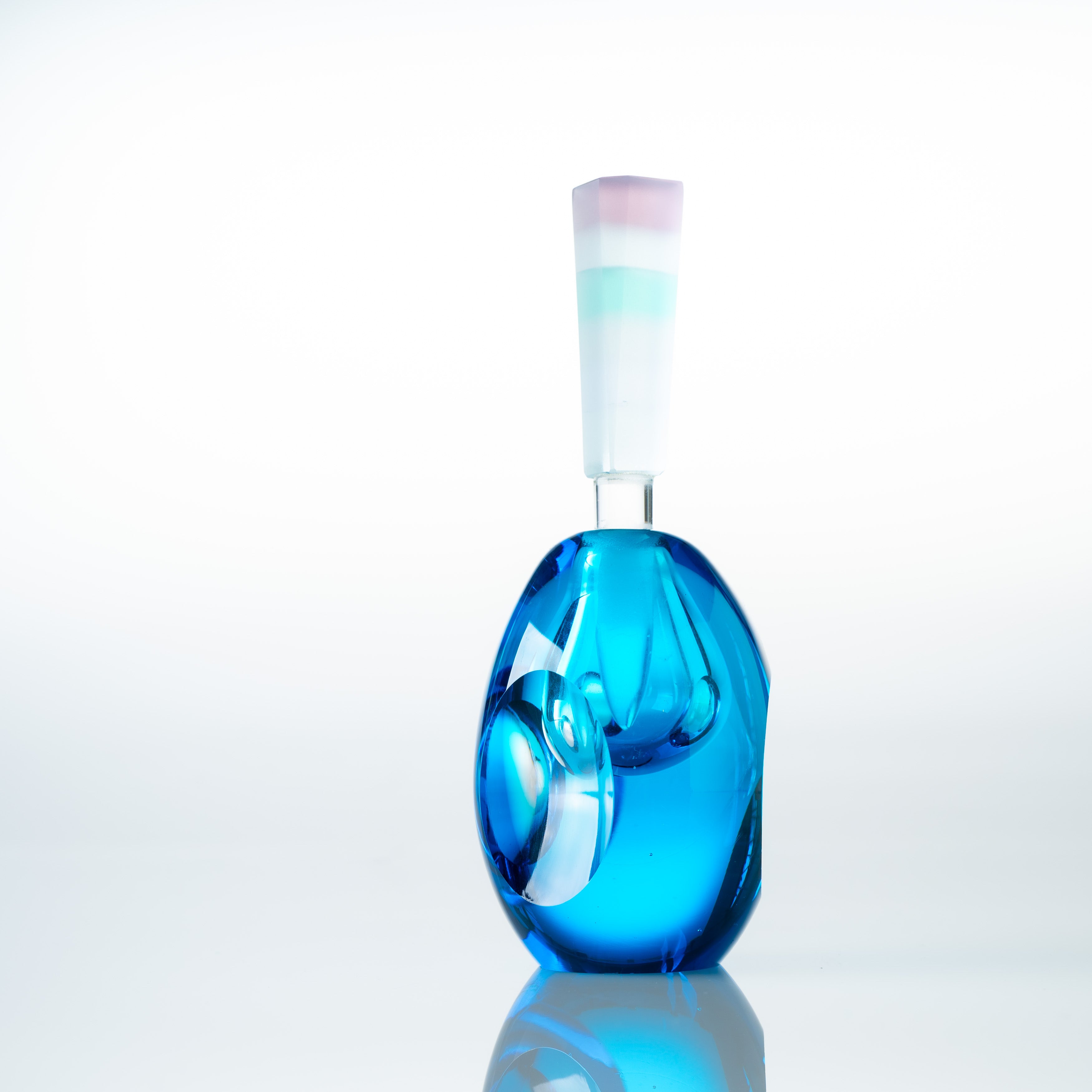 Erinnerungen an die Farben des Ozeans Blau Parfümflasche