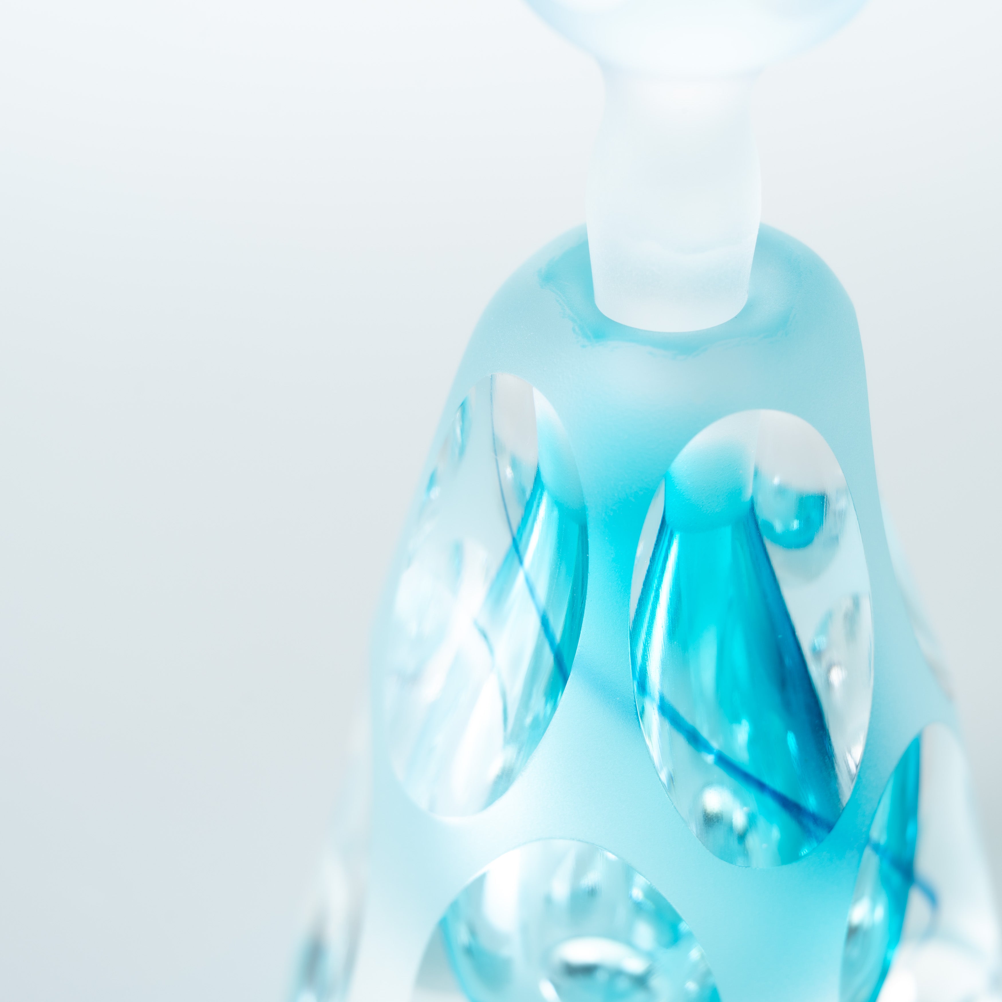 Erinnerungen an die Farben des Himmels Blau Parfümflasche