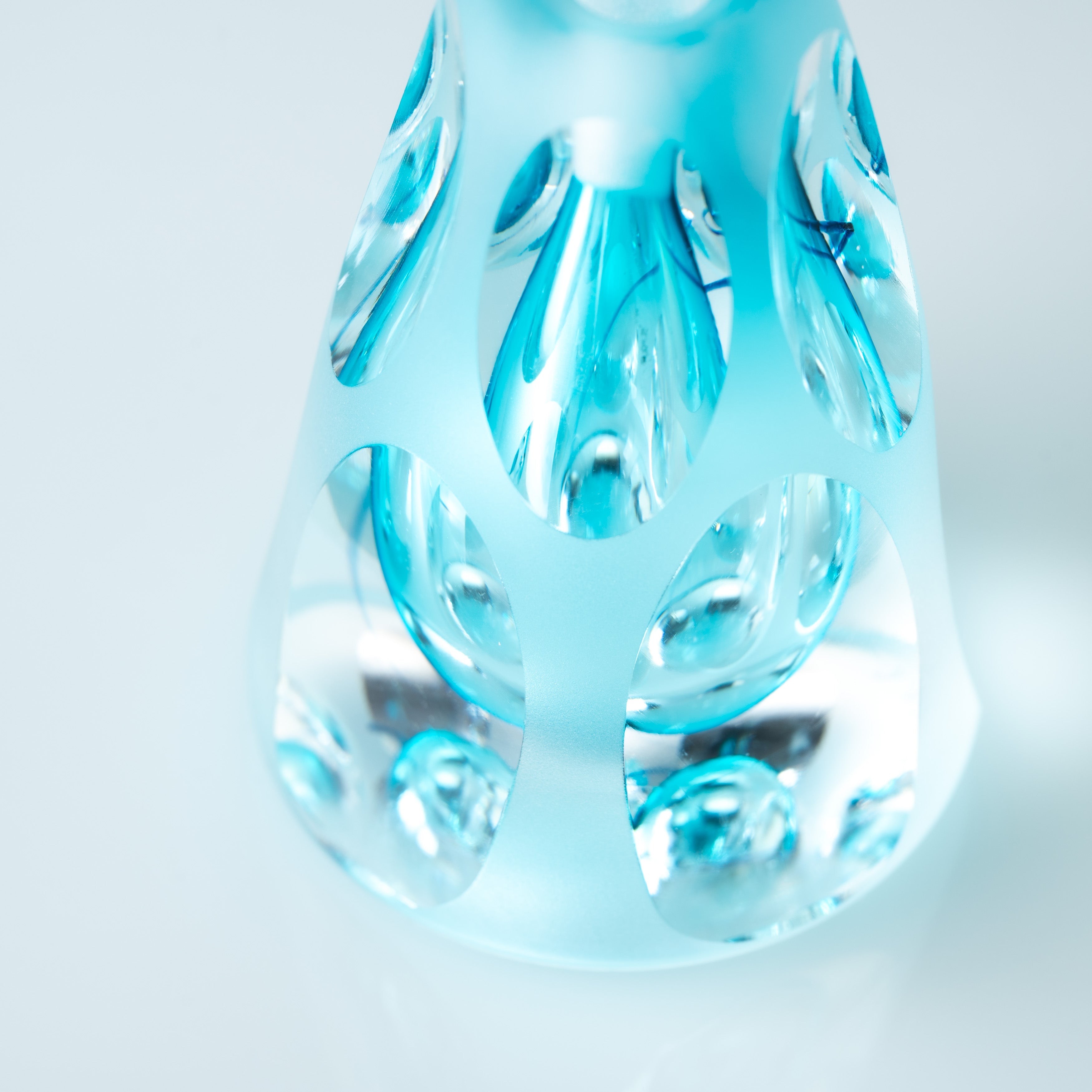 Erinnerungen an die Farben des Himmels Blau Parfümflasche