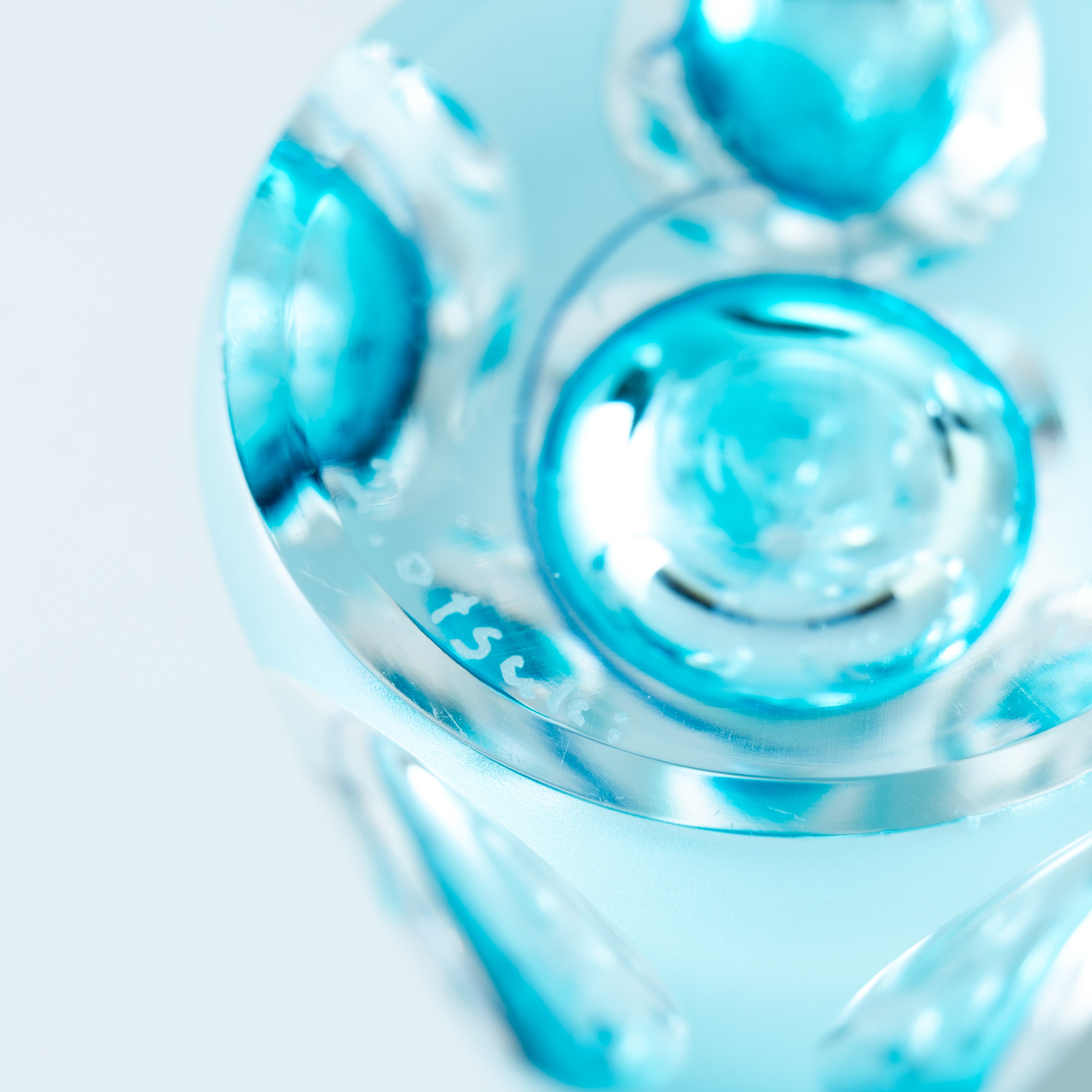 Erinnerungen an die Farben des Himmels Blau Parfümflasche