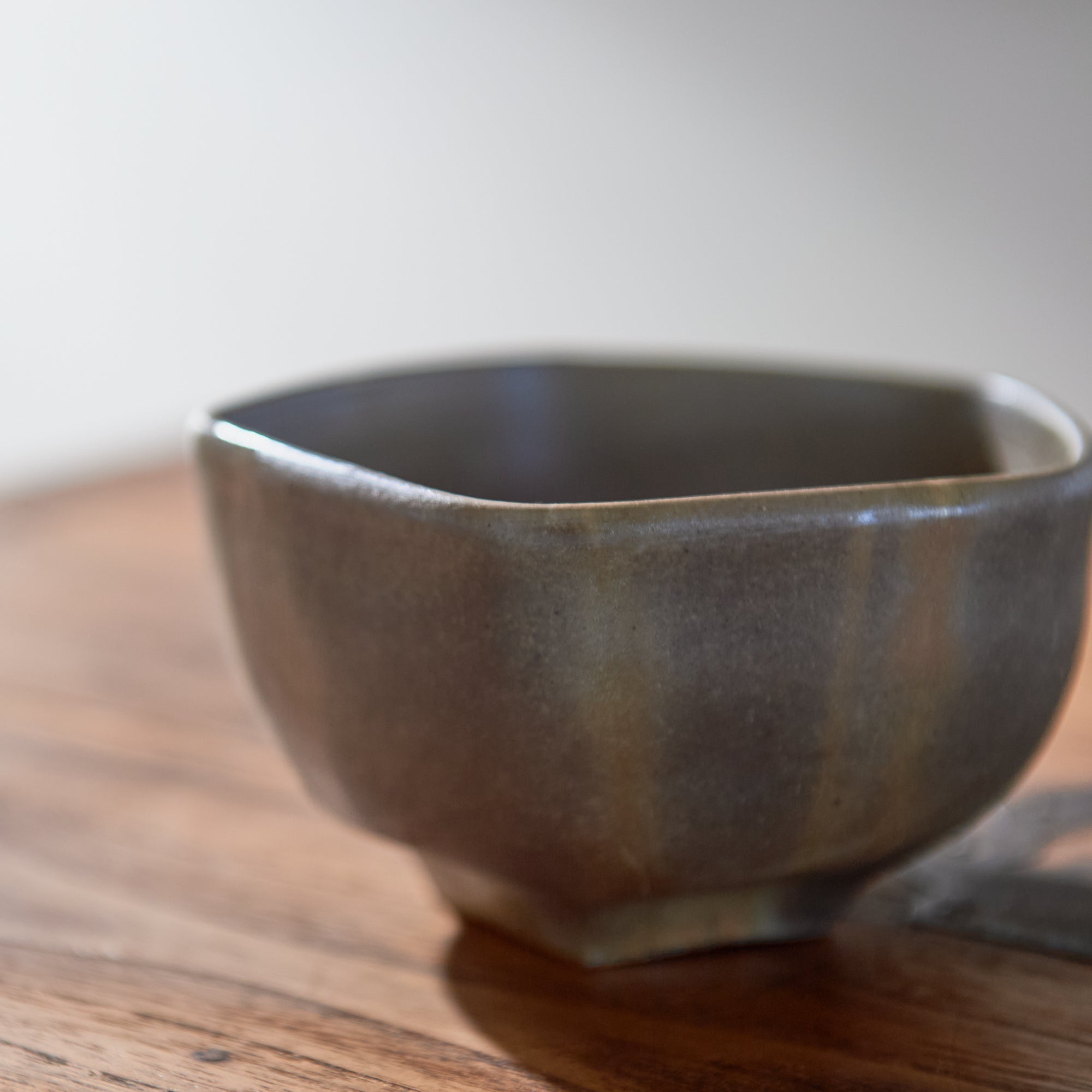 Ao-Bizen Five-Sided Matcha Bowl
