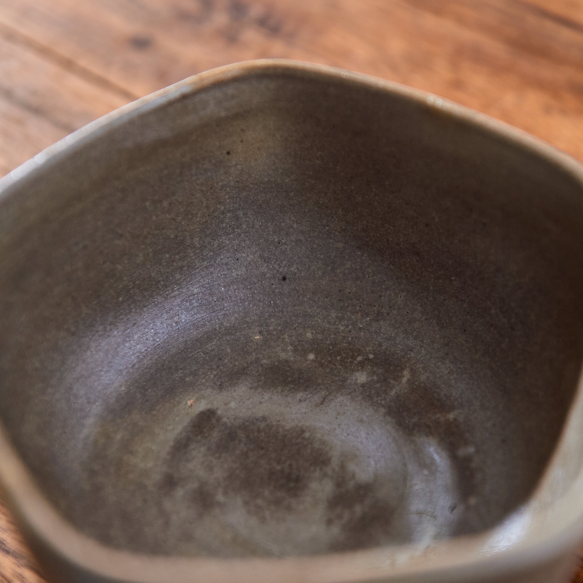 Ao-Bizen Five-Sided Matcha Bowl