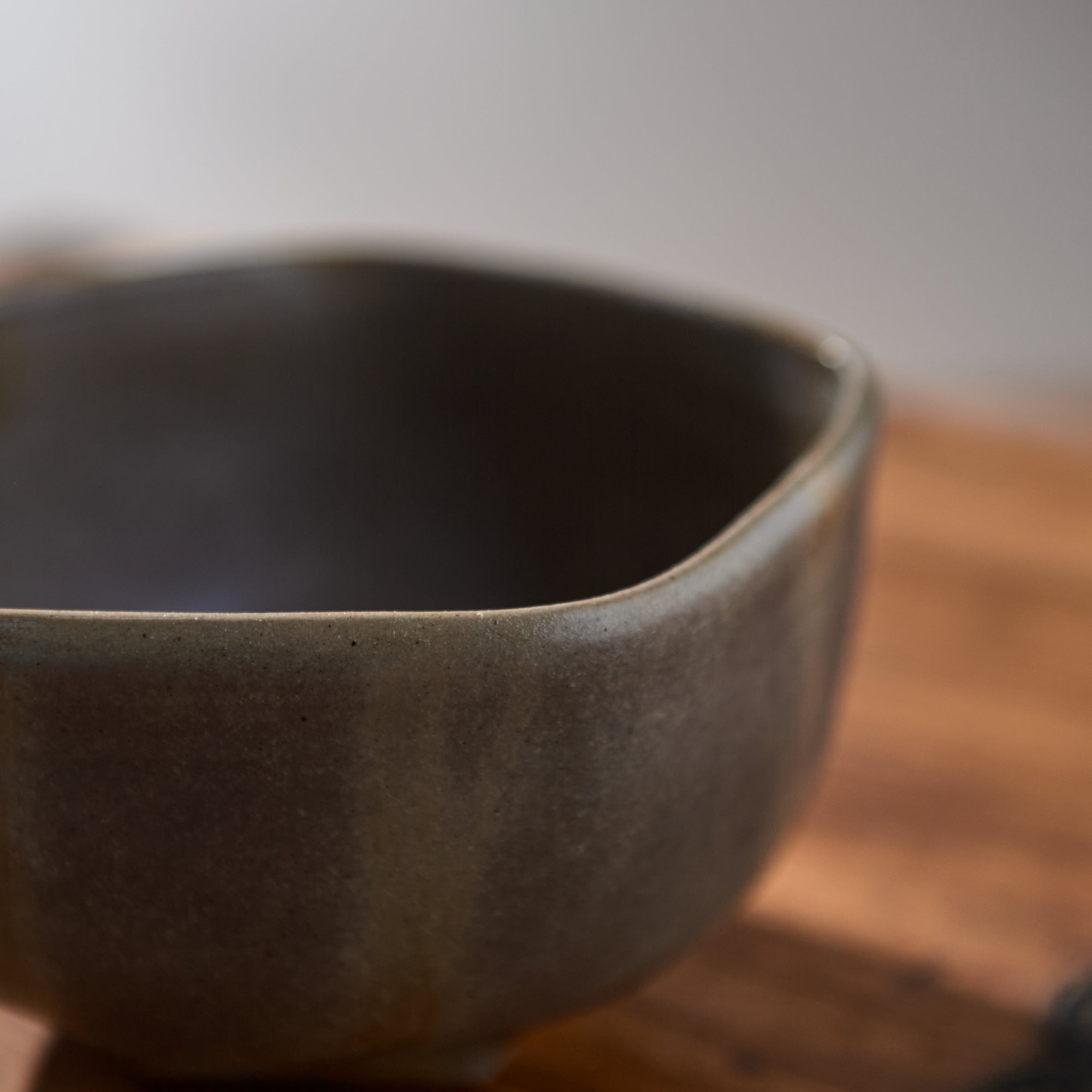 Ao-Bizen Five-Sided Matcha Bowl