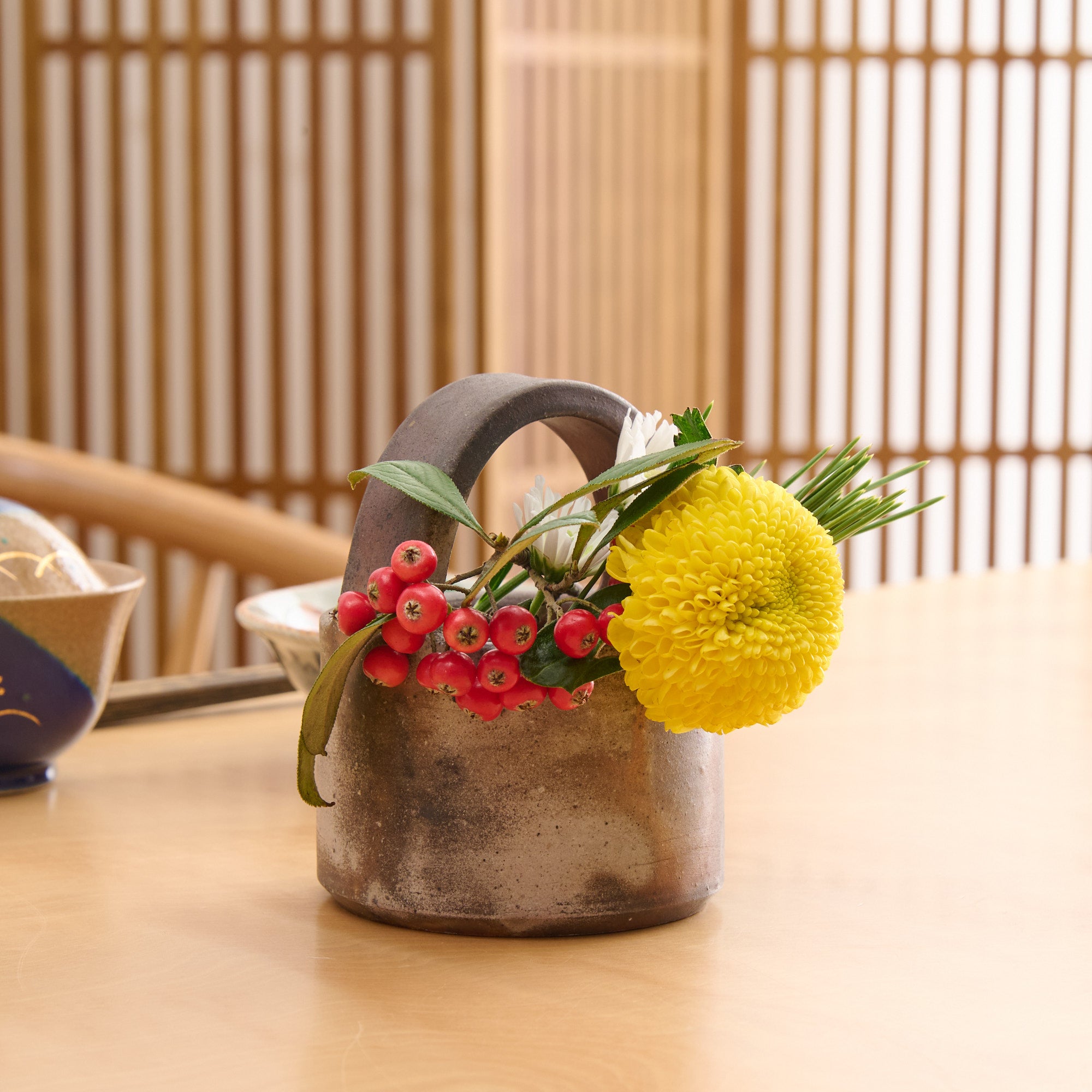 Sangiri Small Flower Vase with Handle