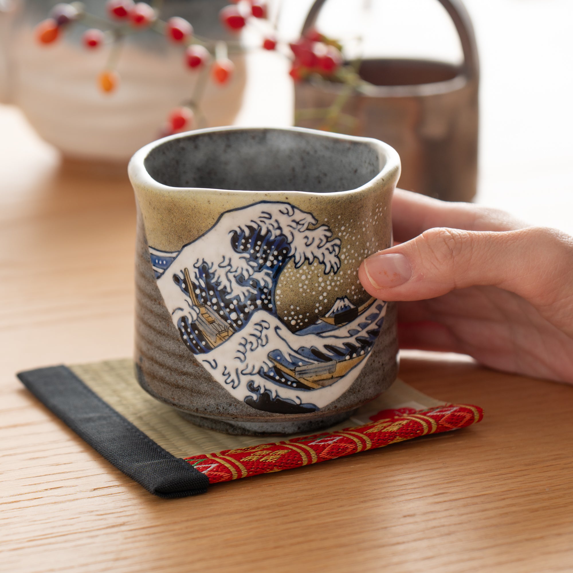 Bizan Kiln Hokusai Wave Kutani Yunomi Japanese Teacup