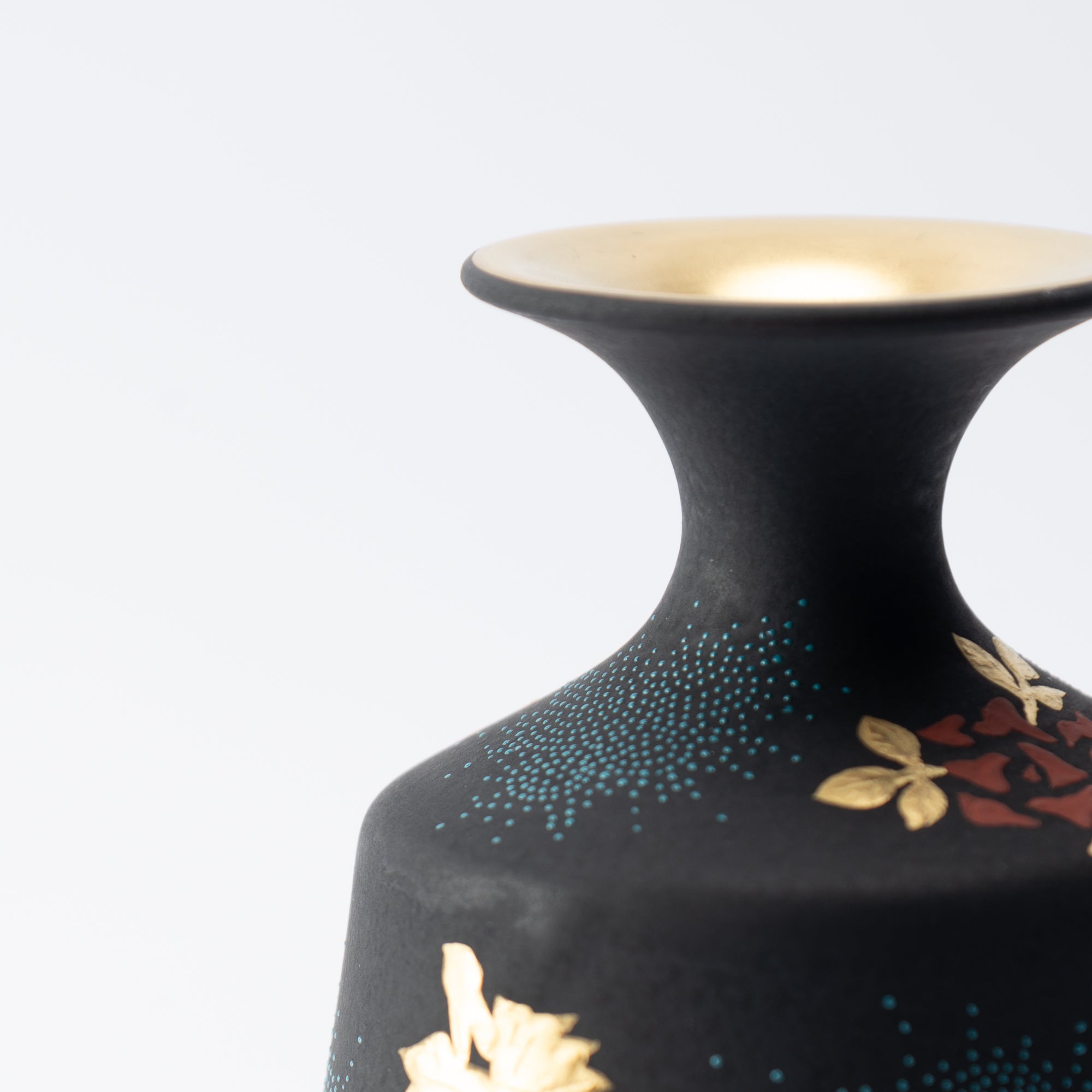 Black Morikin Aochibu Grape and Rose Pattern Vase