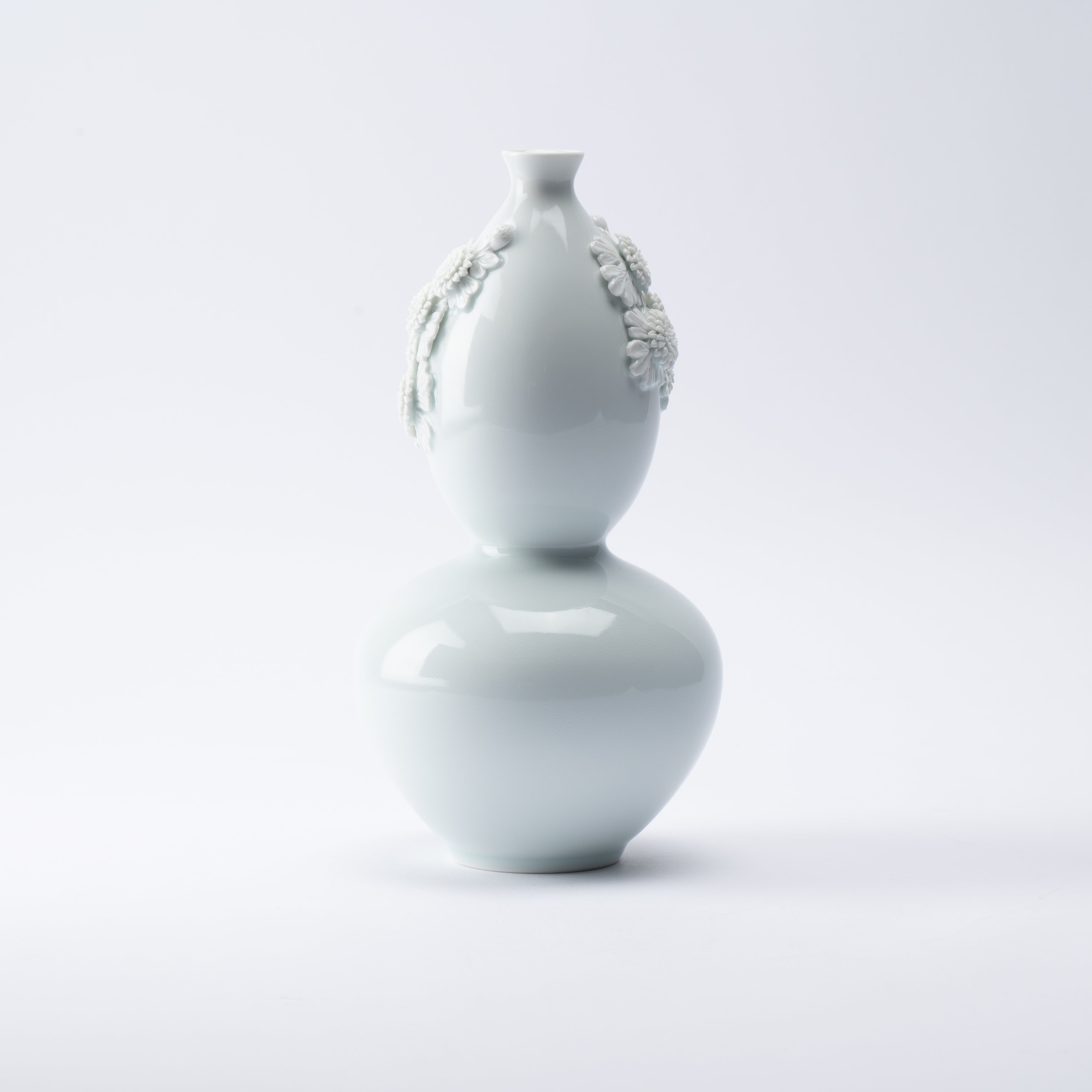 Hirado Chrysanthemum Flower Vase