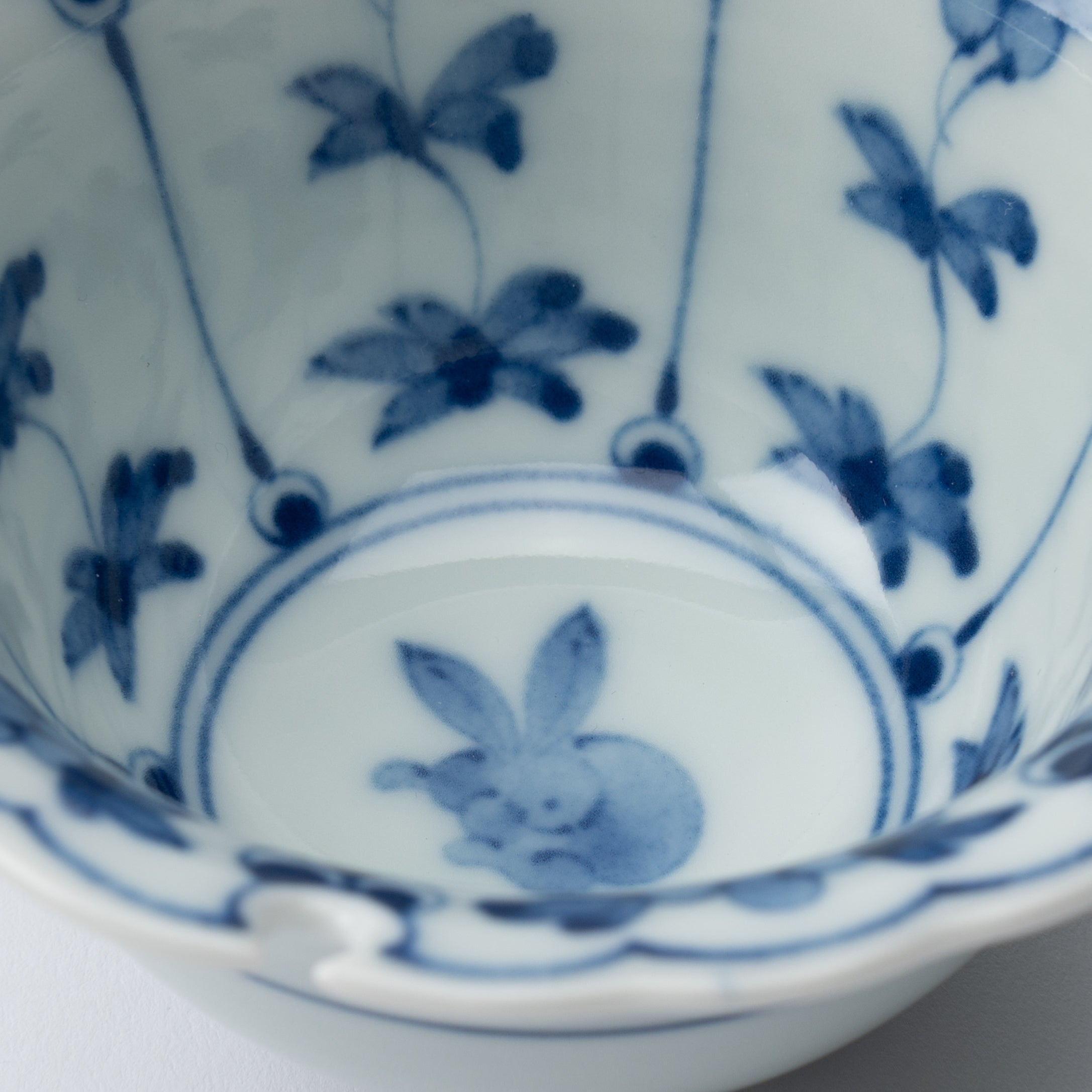 Snowflake-Shaped Rabbits and Vines Kobachi Small Bowl