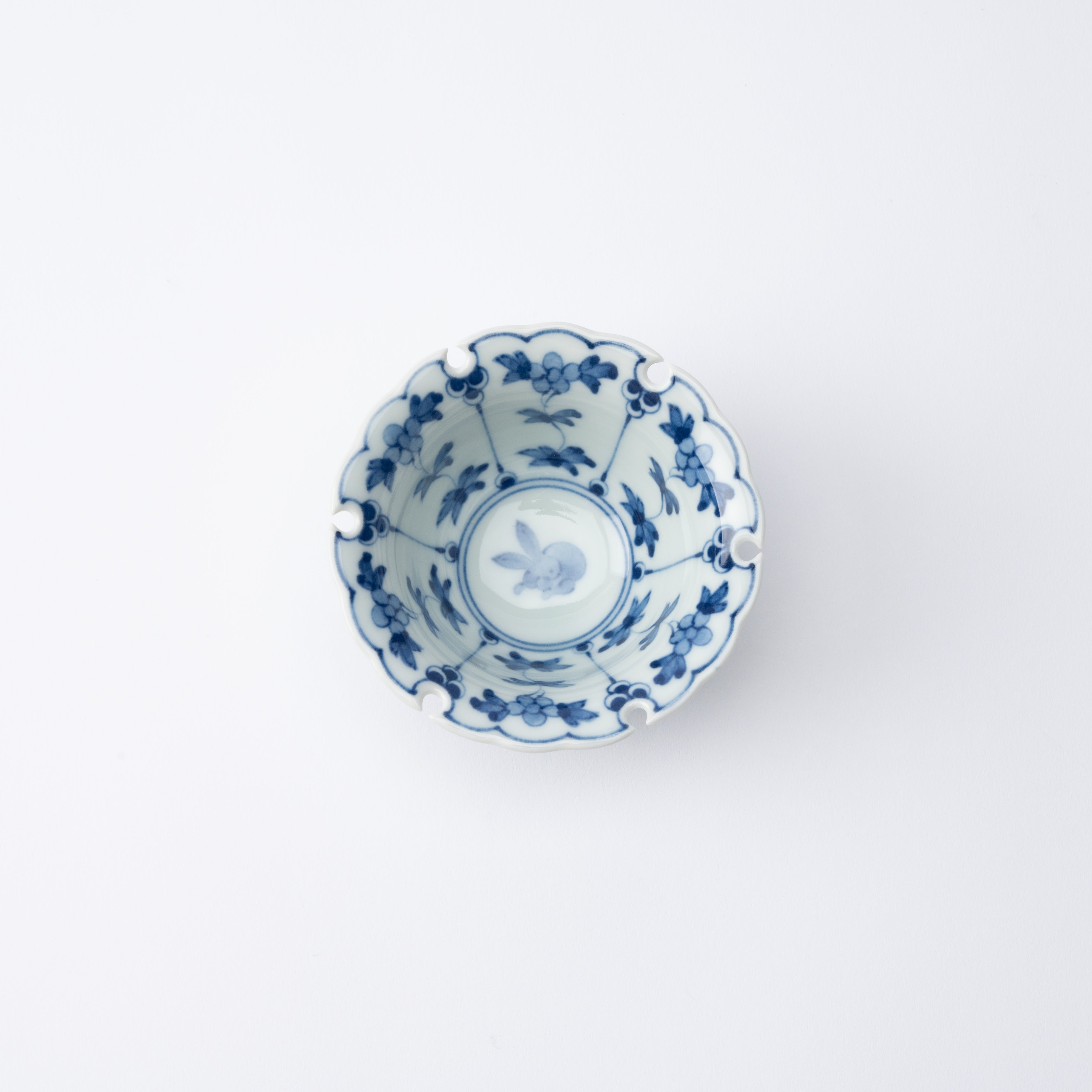 Snowflake-Shaped Rabbits and Vines Kobachi Small Bowl