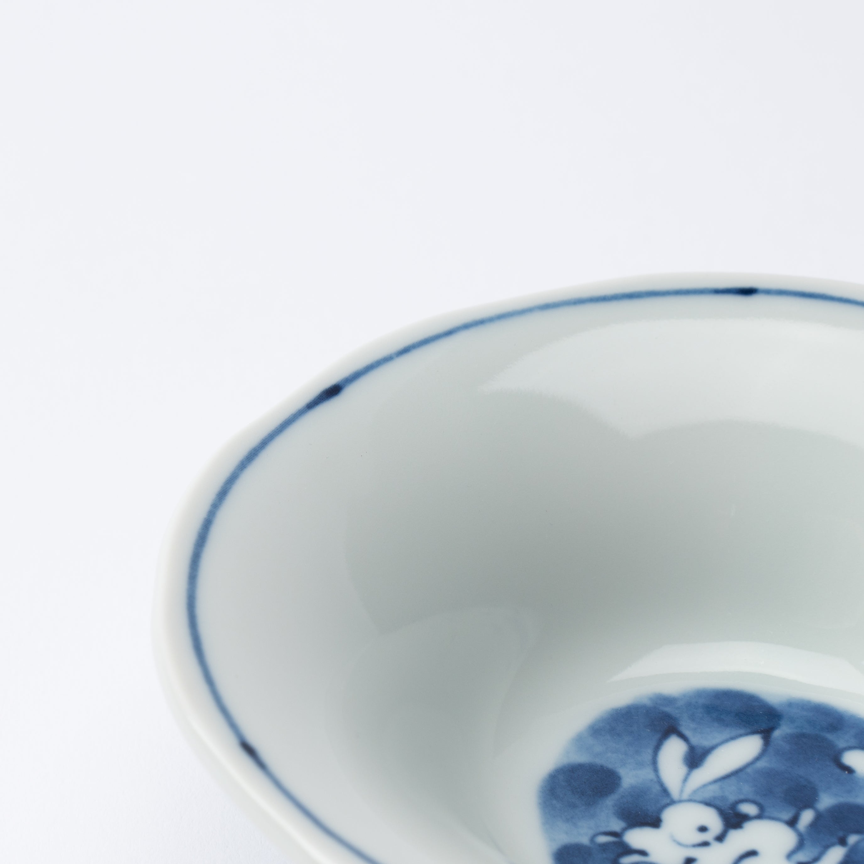 Swirled Rim Rabbit Kobachi Small Bowl