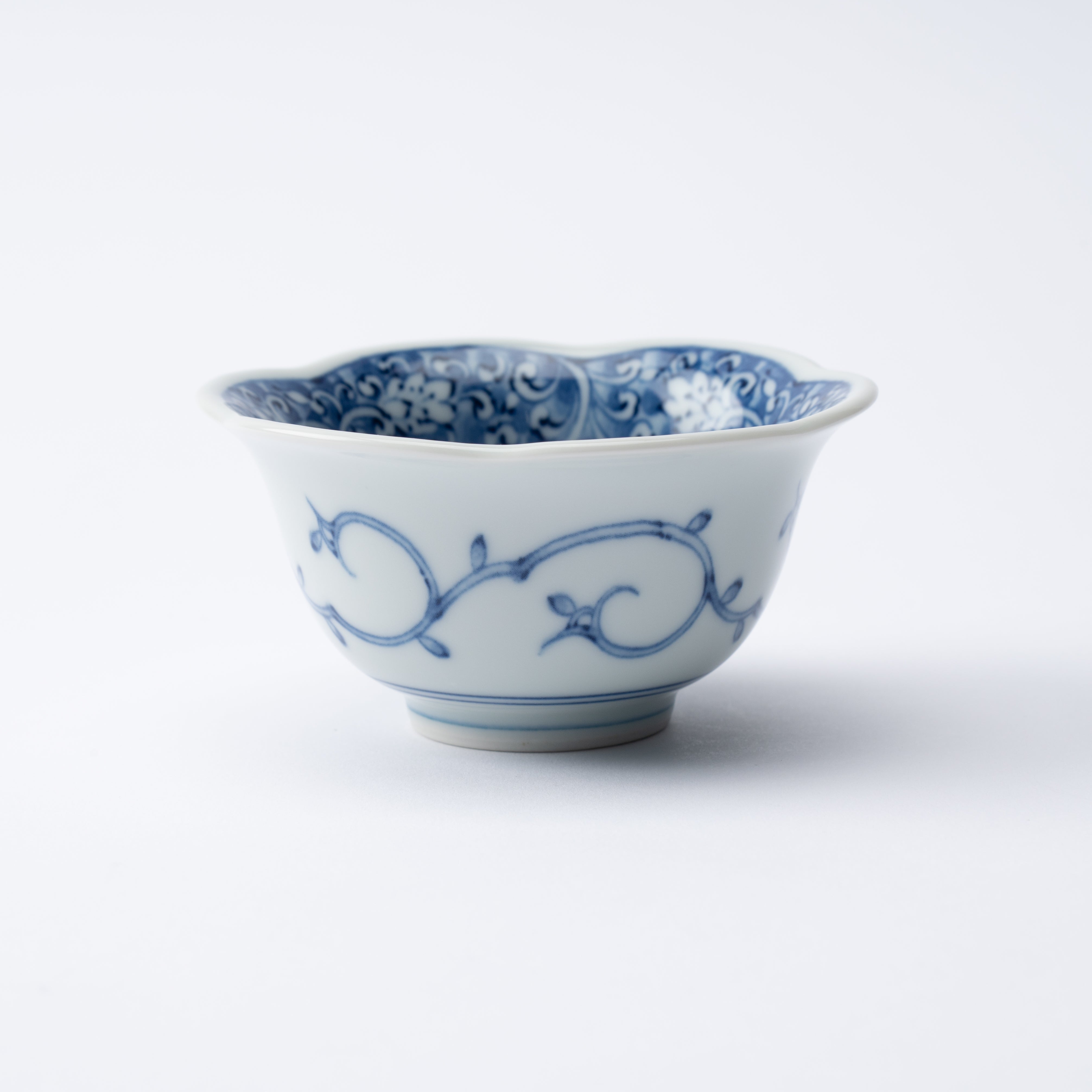 Petalled Rim Abundant Vines Kobachi Small Bowl