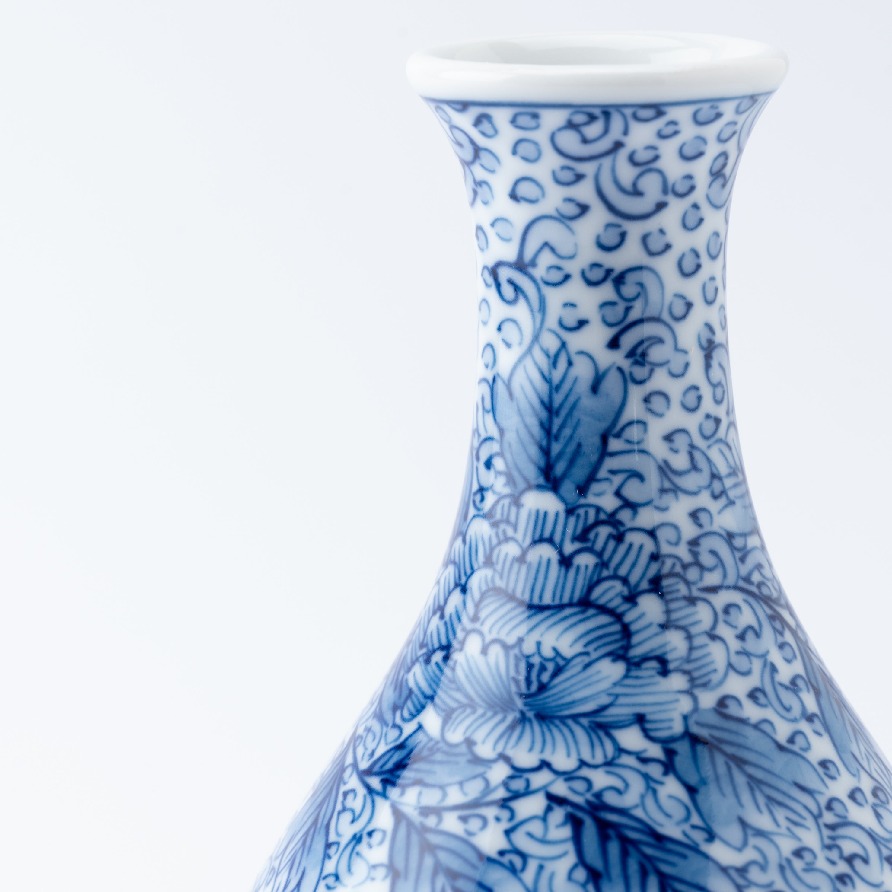 Peony Arabesque Patterned Sake Set