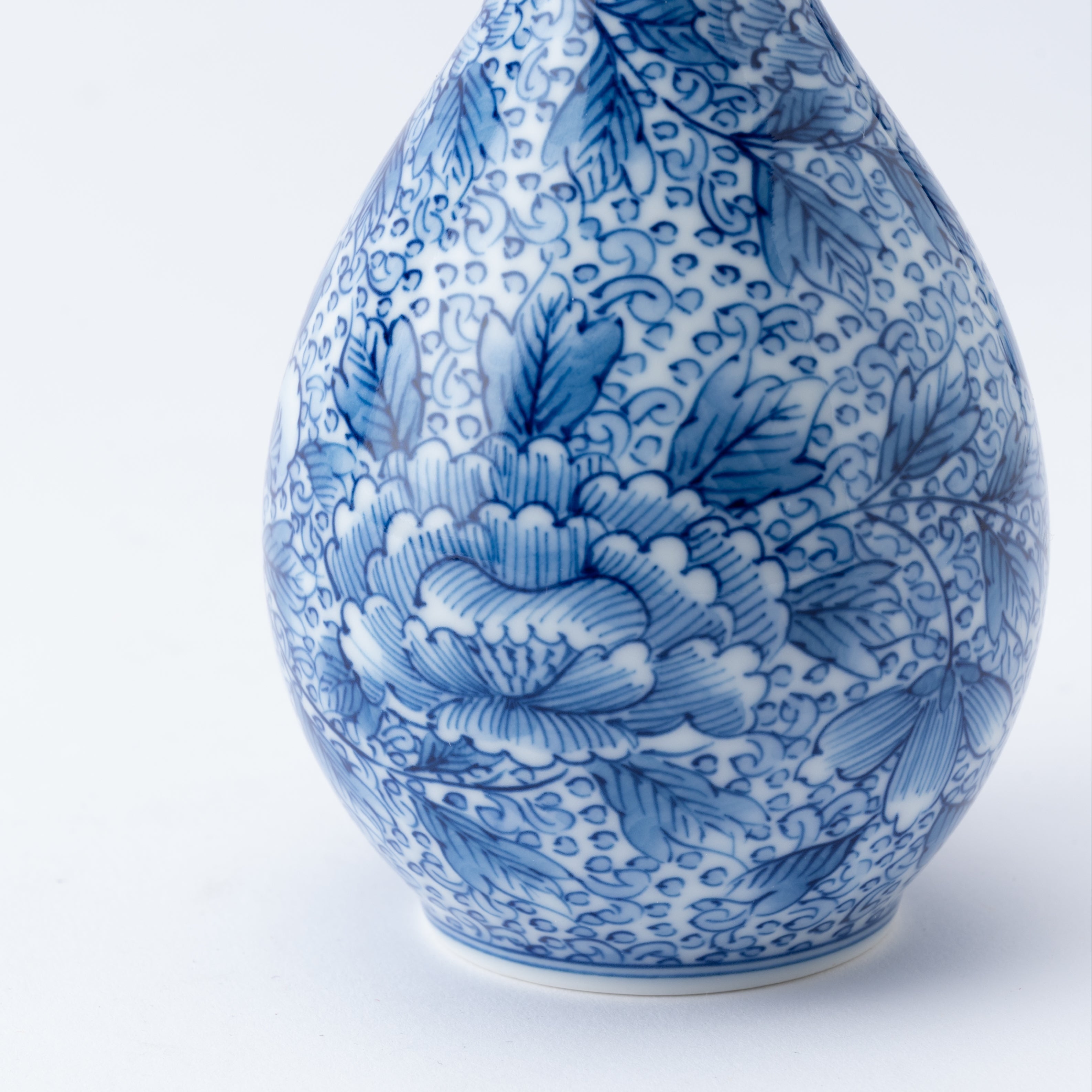 Peony Arabesque Patterned Sake Set