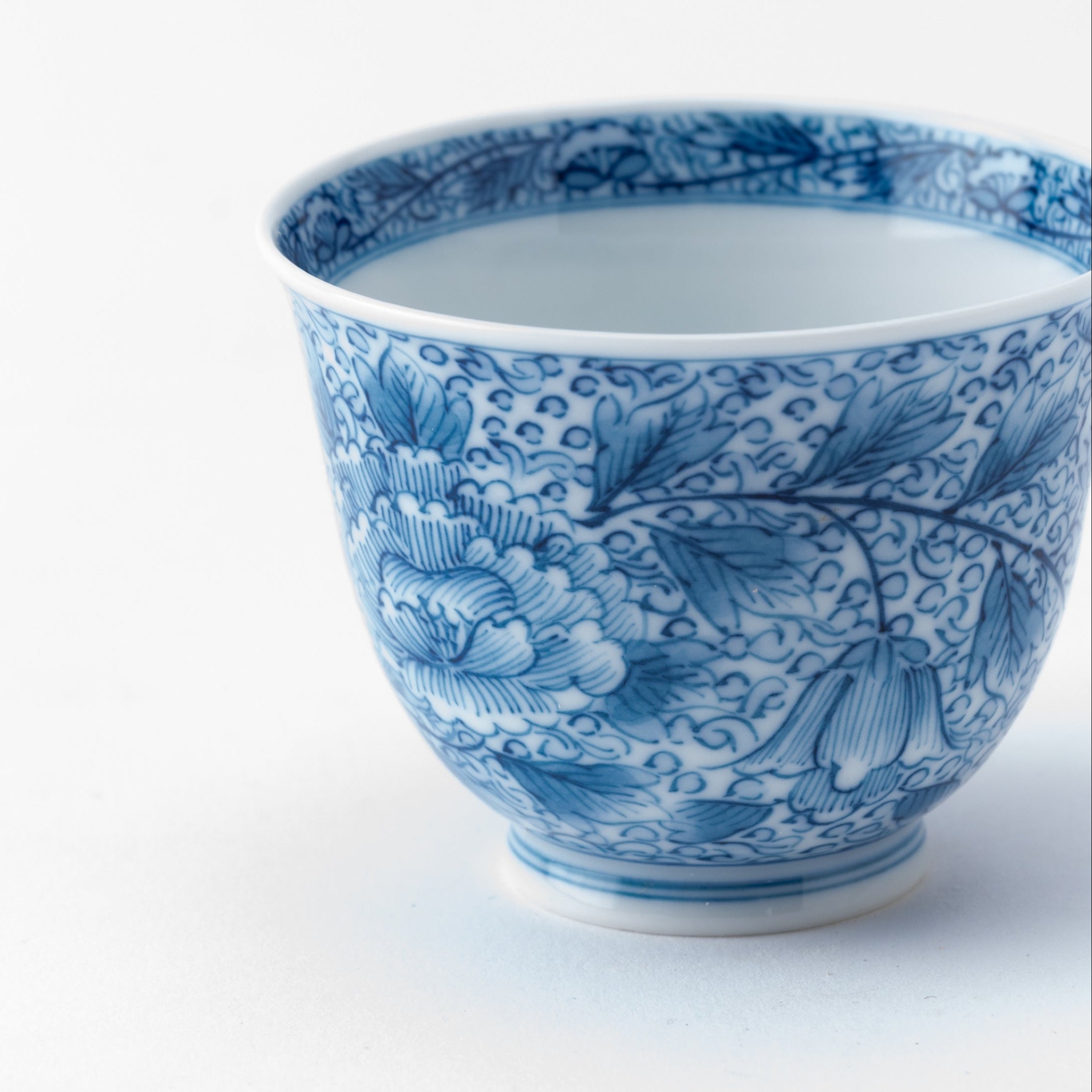 Peony Arabesque Patterned Sake Set