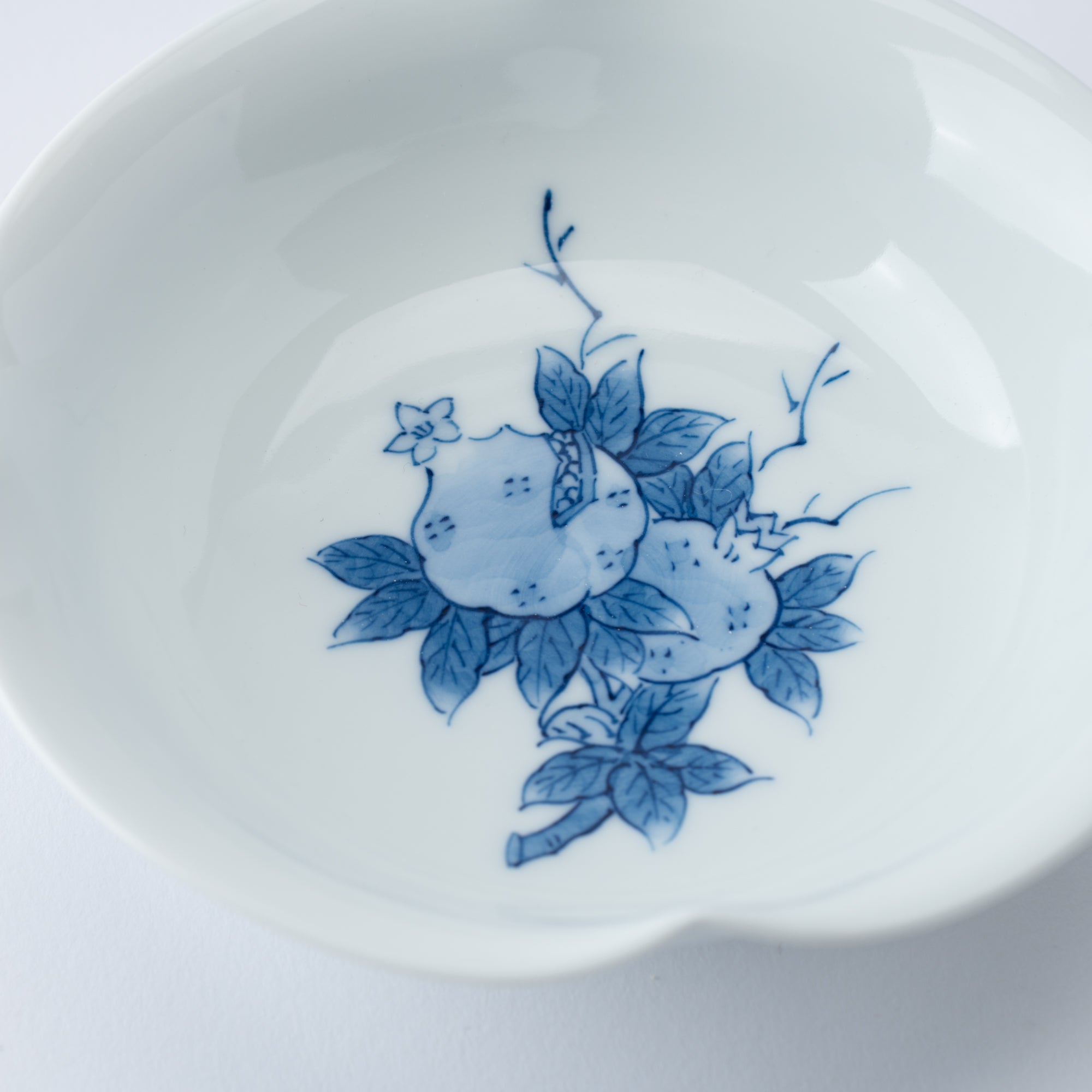 Tazón pequeño de kobachi de granada