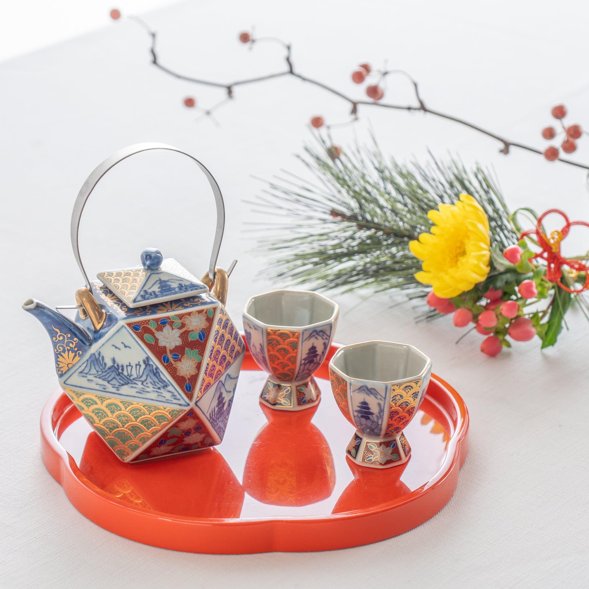 Old Imari Kinrande Sake Set