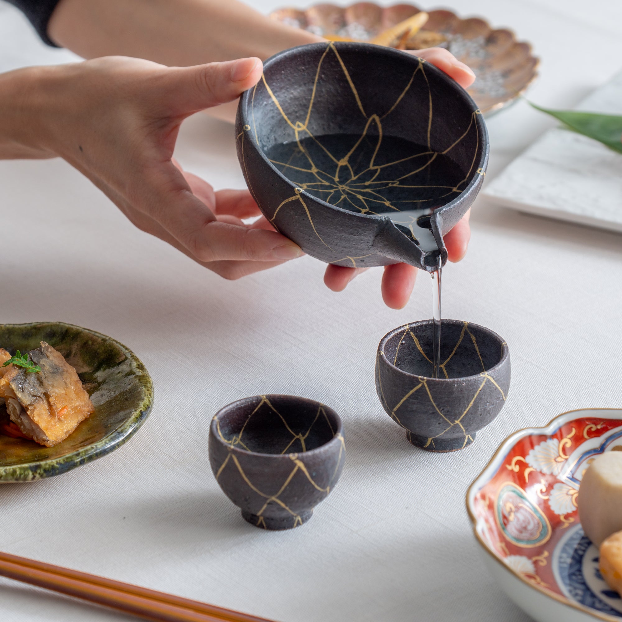 Jarra de sake Kinsai Mesh Design Katakuchi