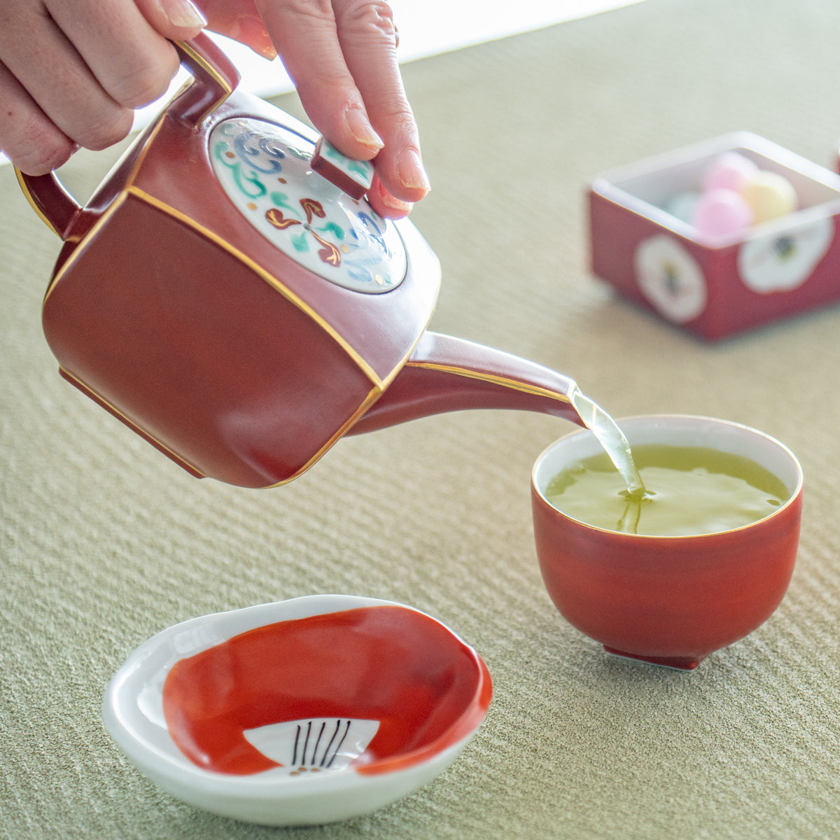 Mino Ware Gold Lined Red Teapot (Kyusu) – Japanese Porcelain