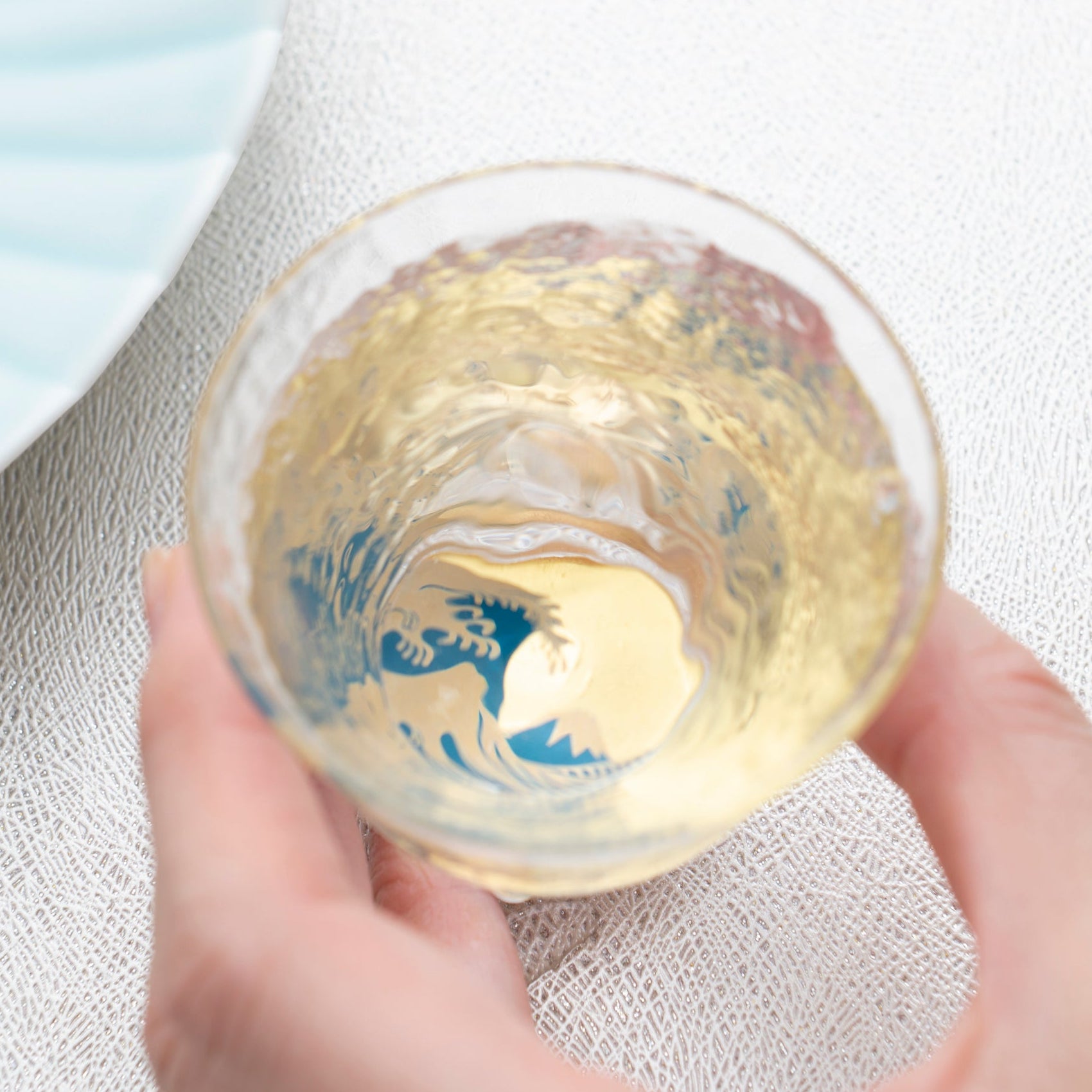 Copa de sake Maki-e de la Gran Ola de Kanagawa de Hokusai