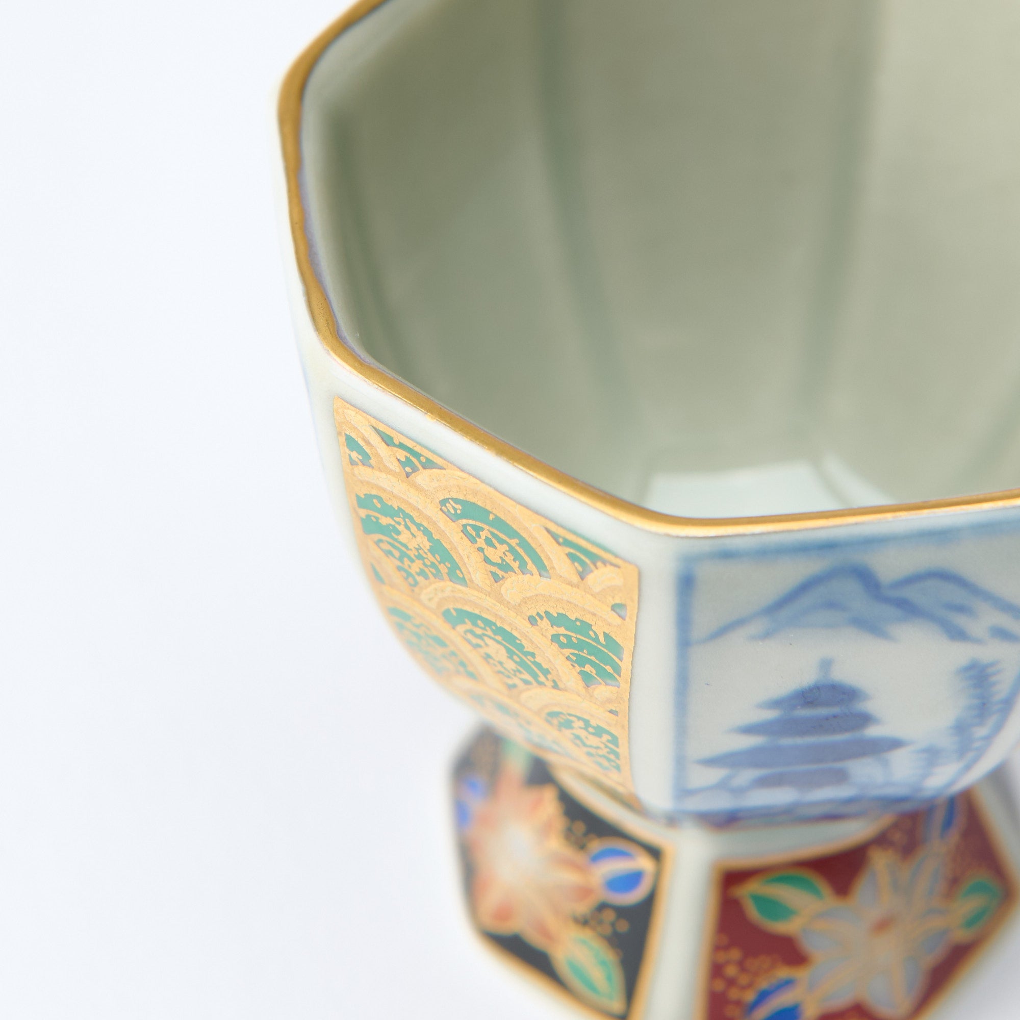 Antiguo juego de sake Imari Kinrande