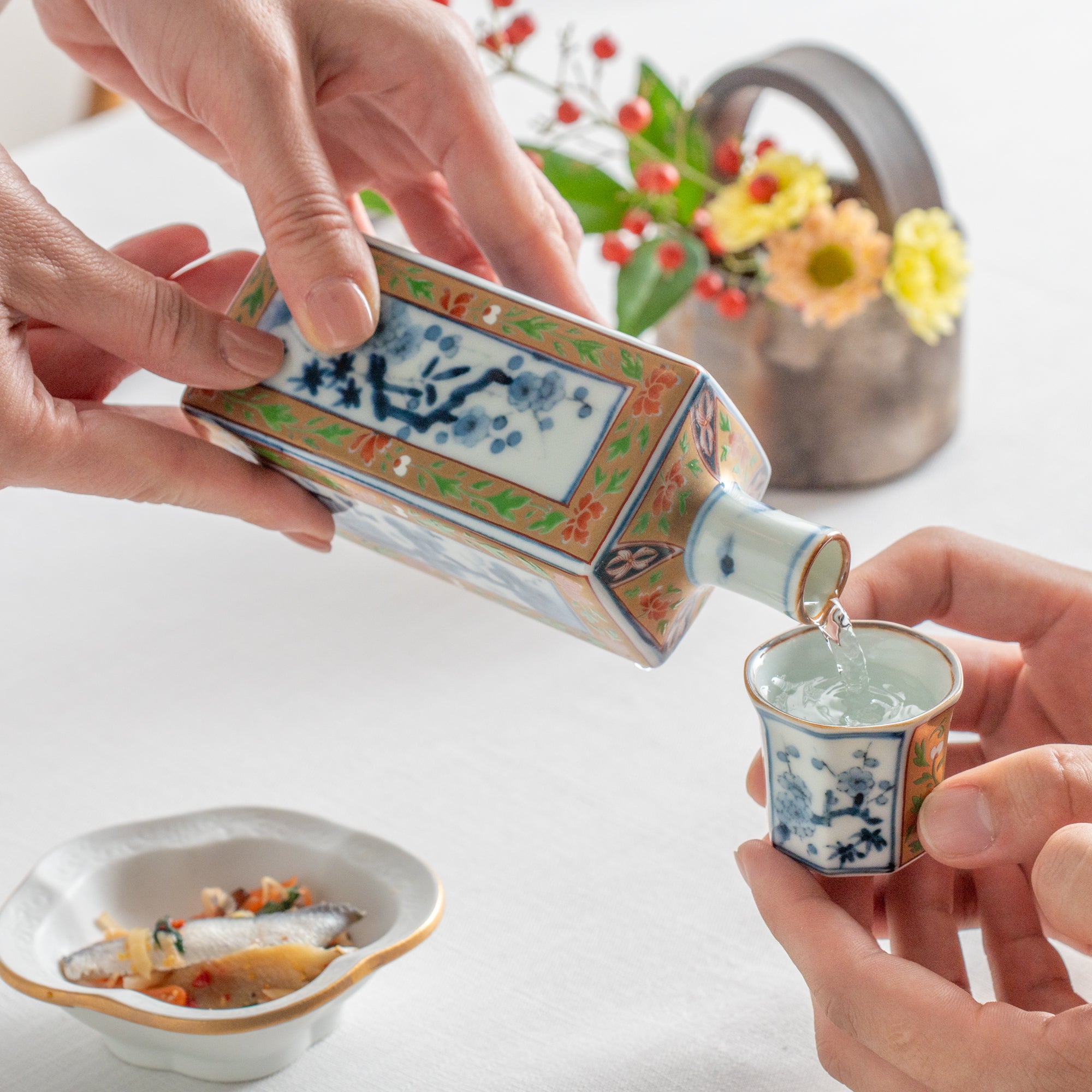 Old Imari Sansui Sake Set