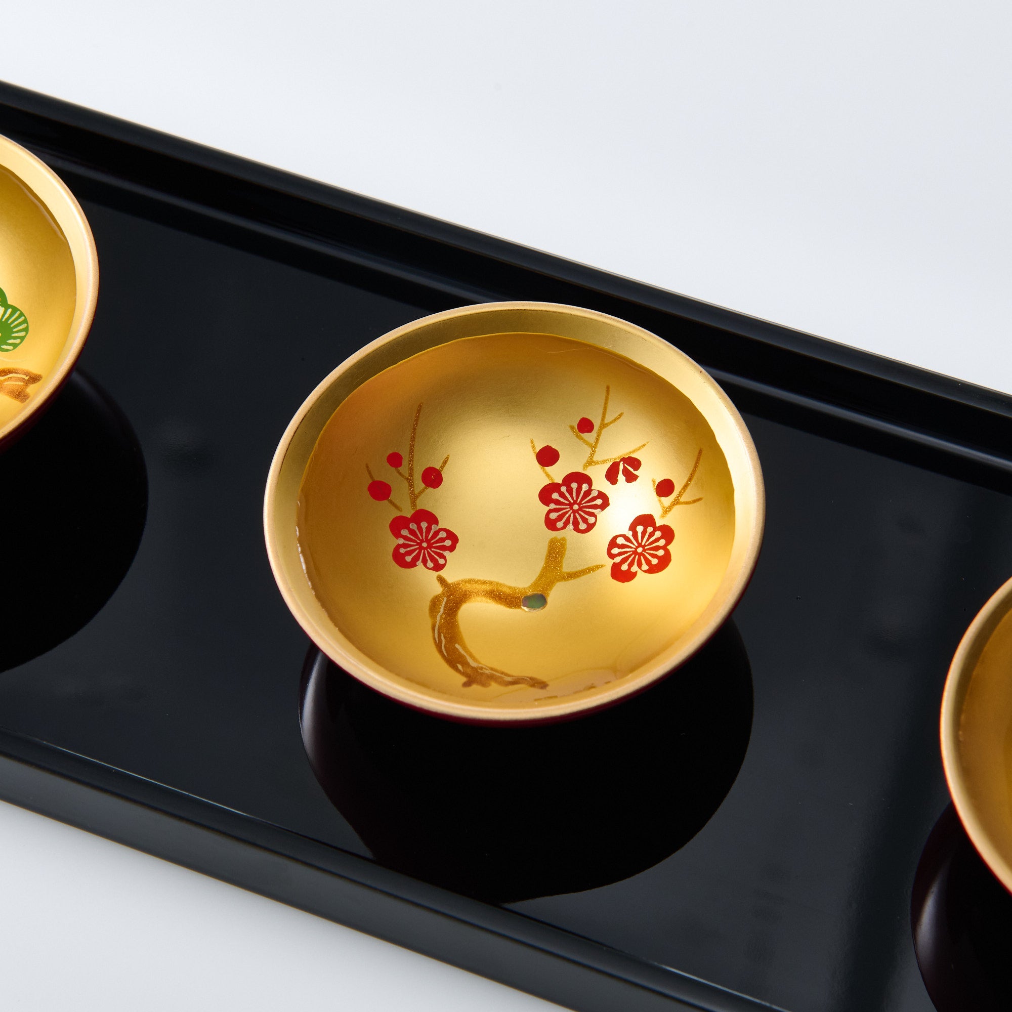 Juego de 3 copas de sake planas Sakazuki de pino, bambú y ciruela